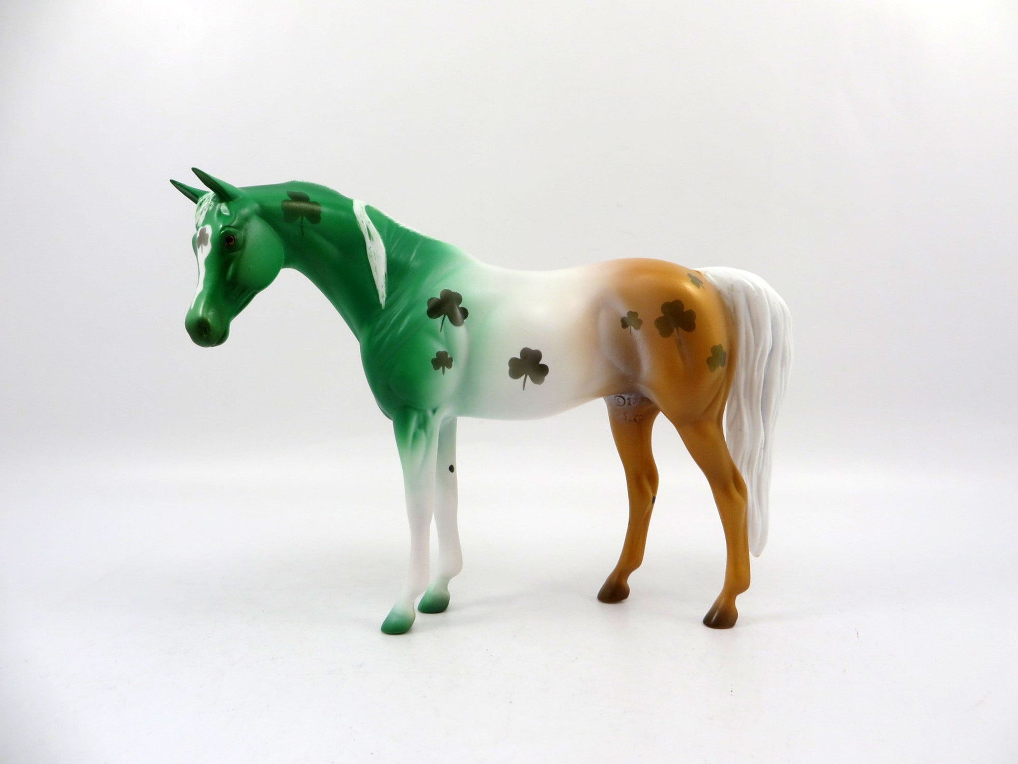 Kiss Me I&#39;m Irish-ooak St. Patricks Day decorator Pebbles Bingo 3/21