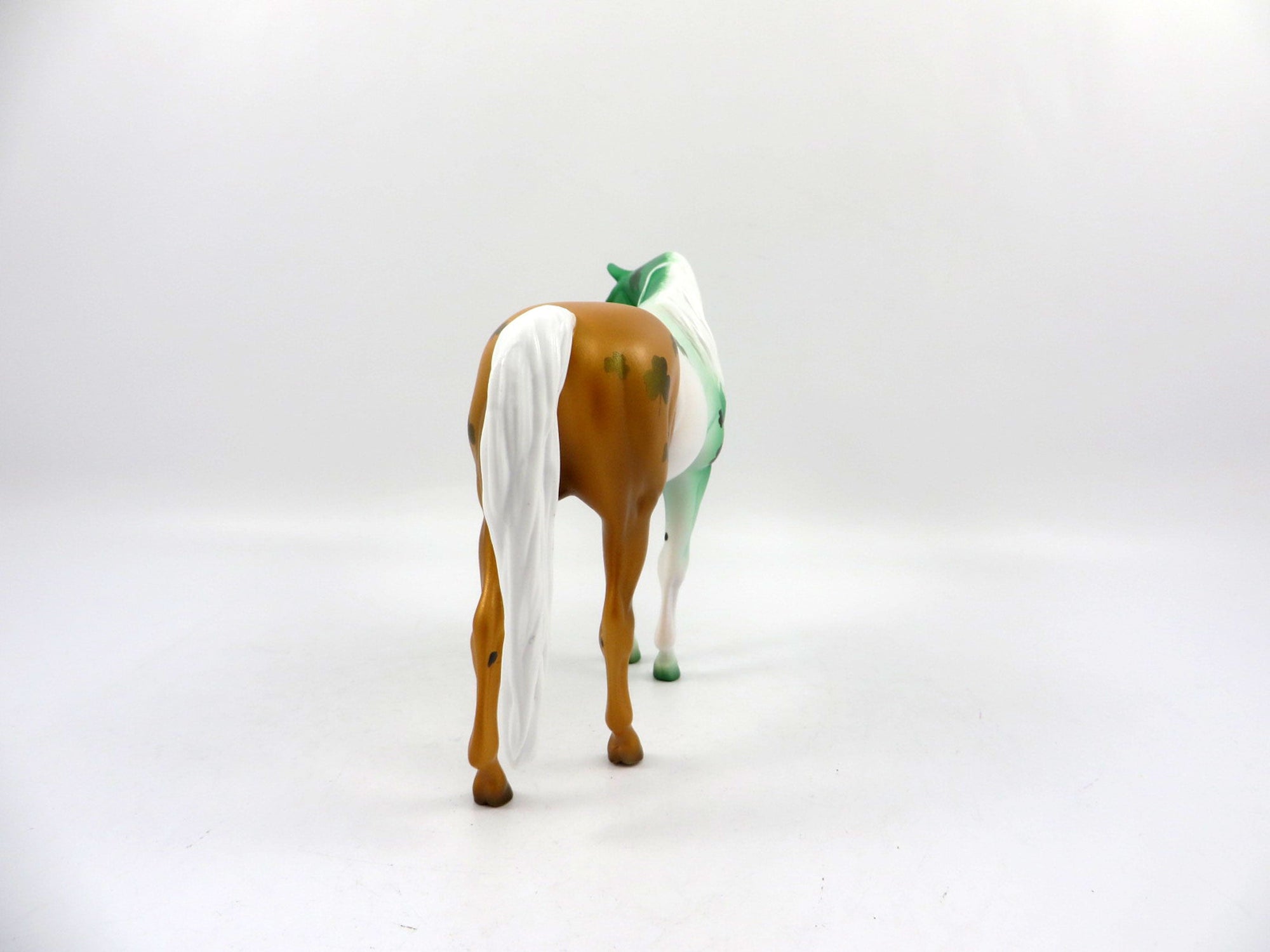 Kiss Me I&#39;m Irish-ooak St. Patricks Day decorator Pebbles Bingo 3/21