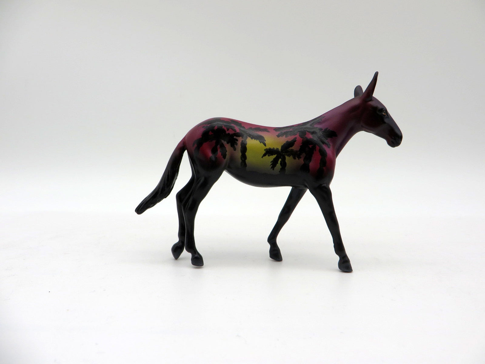 Life's a Beach-OOAK Mule Chip Decorator By Ellen Robbins 6/4/21