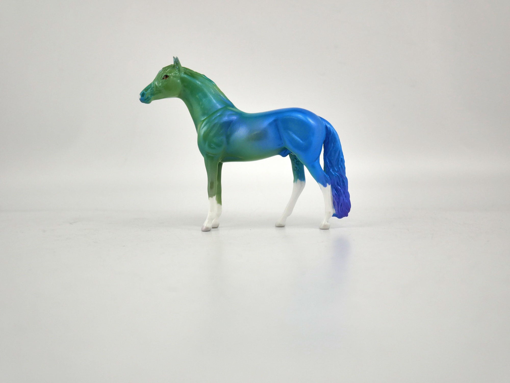 What is inside the Box&gt;Magical Frost Chip  12/20