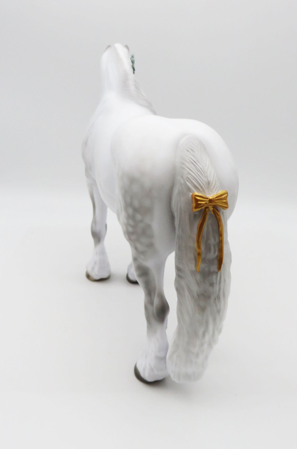 SAMPLE of Mistletoe Kisses Glossy Dapple Light Grey Heavy Draft/Bunny By Jess Hamill HS23