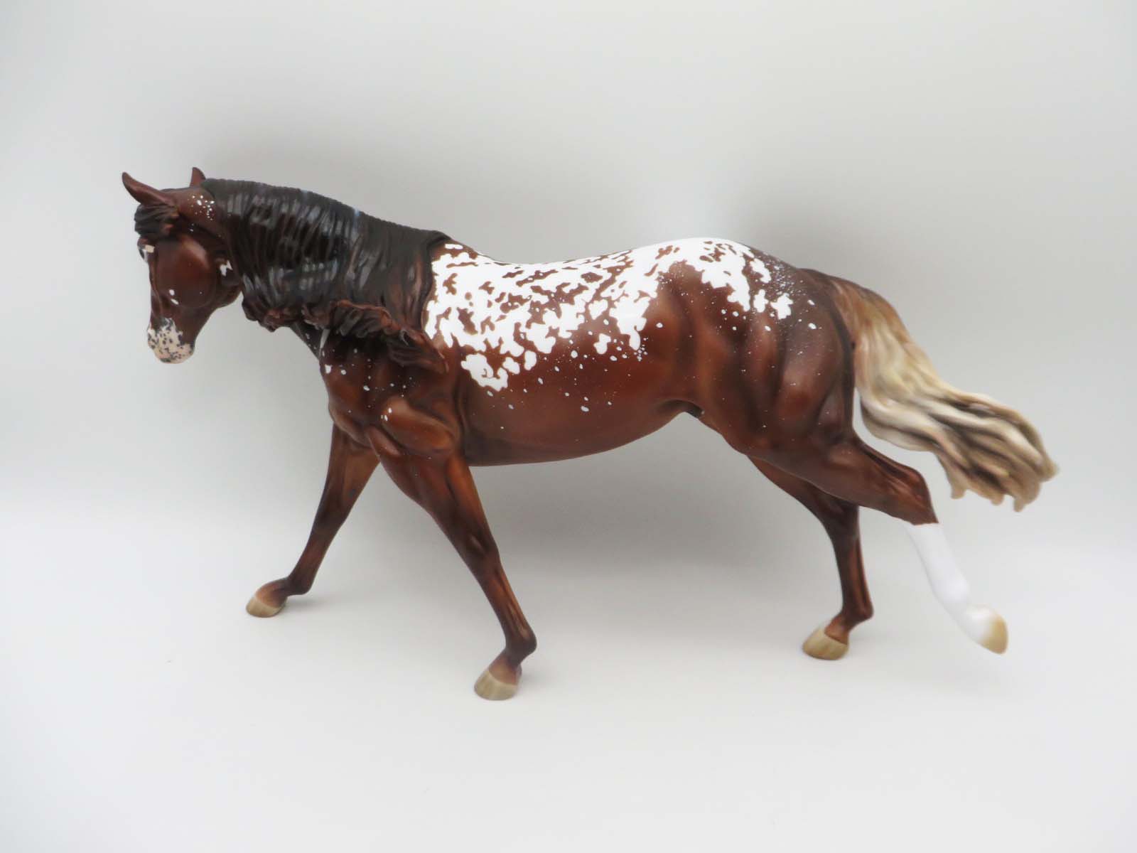 Monster Magnet- LE-10 Celebrity Visiting Horse SHCF 23 Snowflake Appaloosa Running Stock- SHCF23