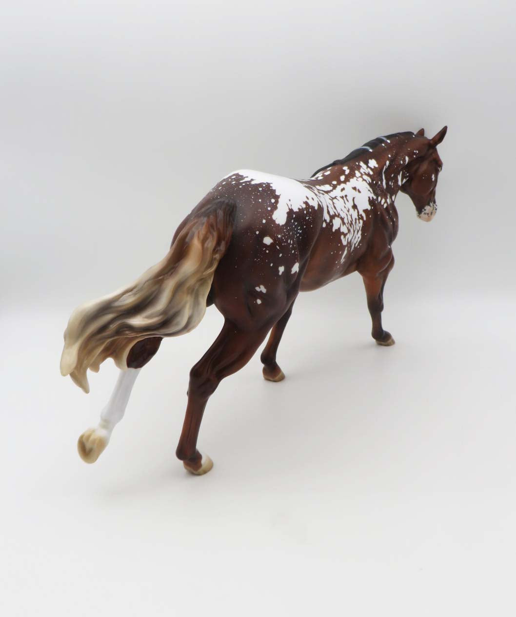 Monster Magnet- LE-10 Celebrity Visiting Horse SHCF 23 Snowflake Appaloosa Running Stock- SHCF23