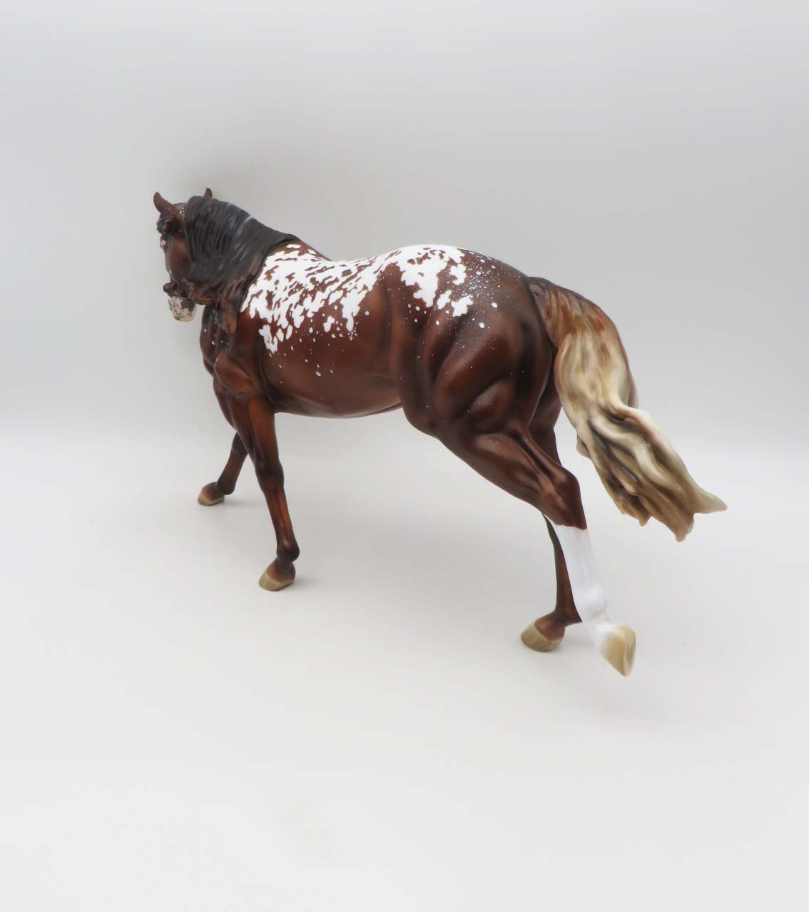 Monster Magnet- LE-10 Celebrity Visiting Horse SHCF 23 Snowflake Appaloosa Running Stock- SHCF23