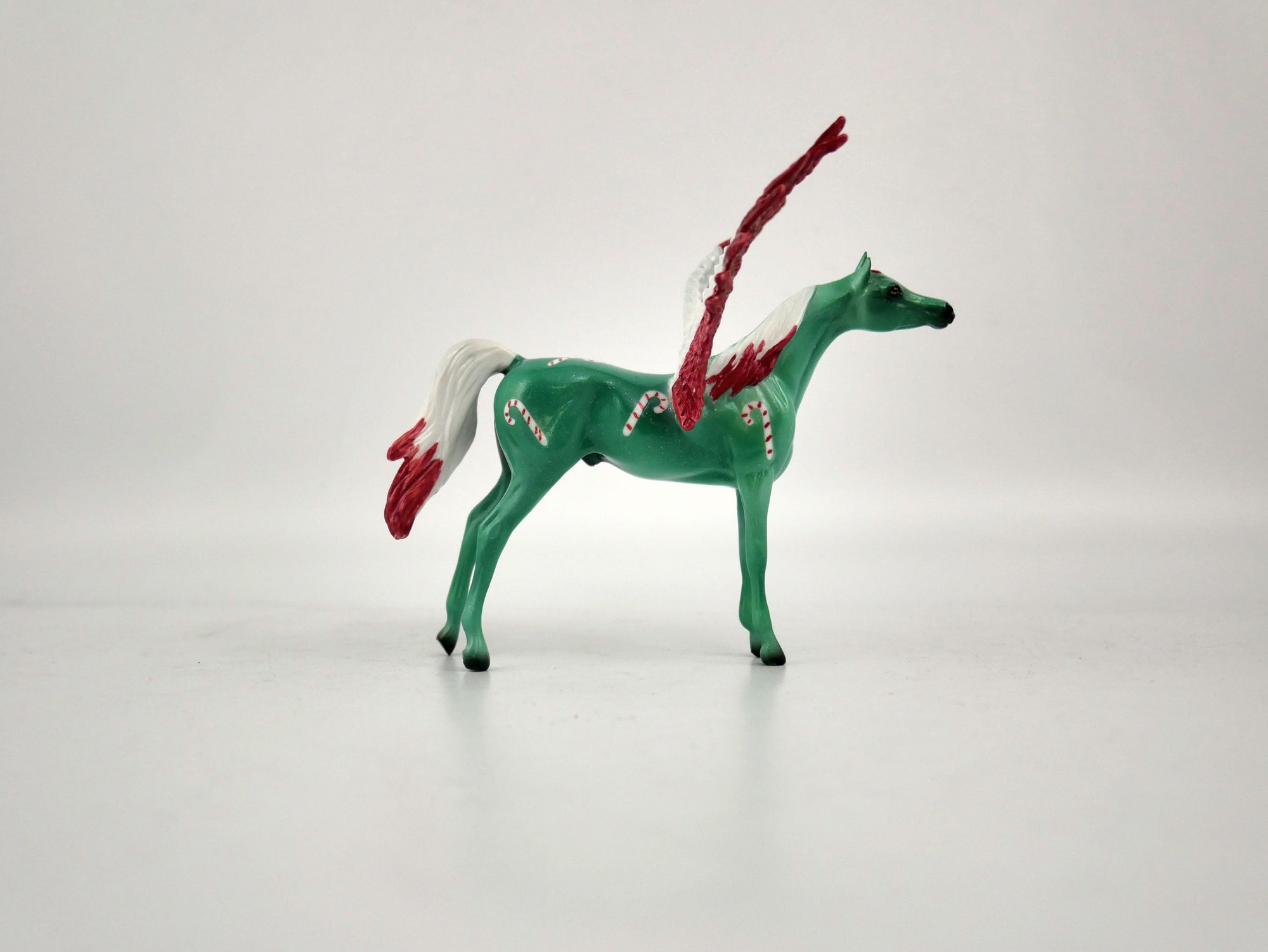 What is inside the Box>Mr. Cane  12/20