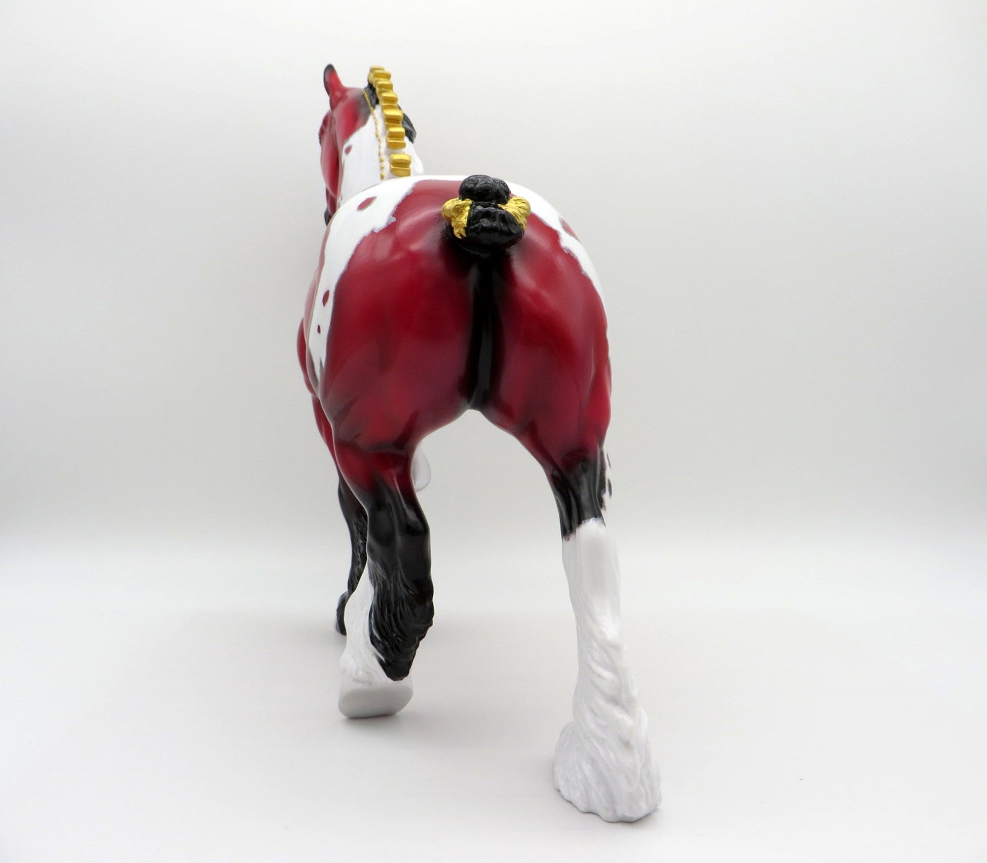 Obomuv-OOAK Precious Stone Ruby Paint Trotting Drafter Painted By Ellen Robbins EQ 2021