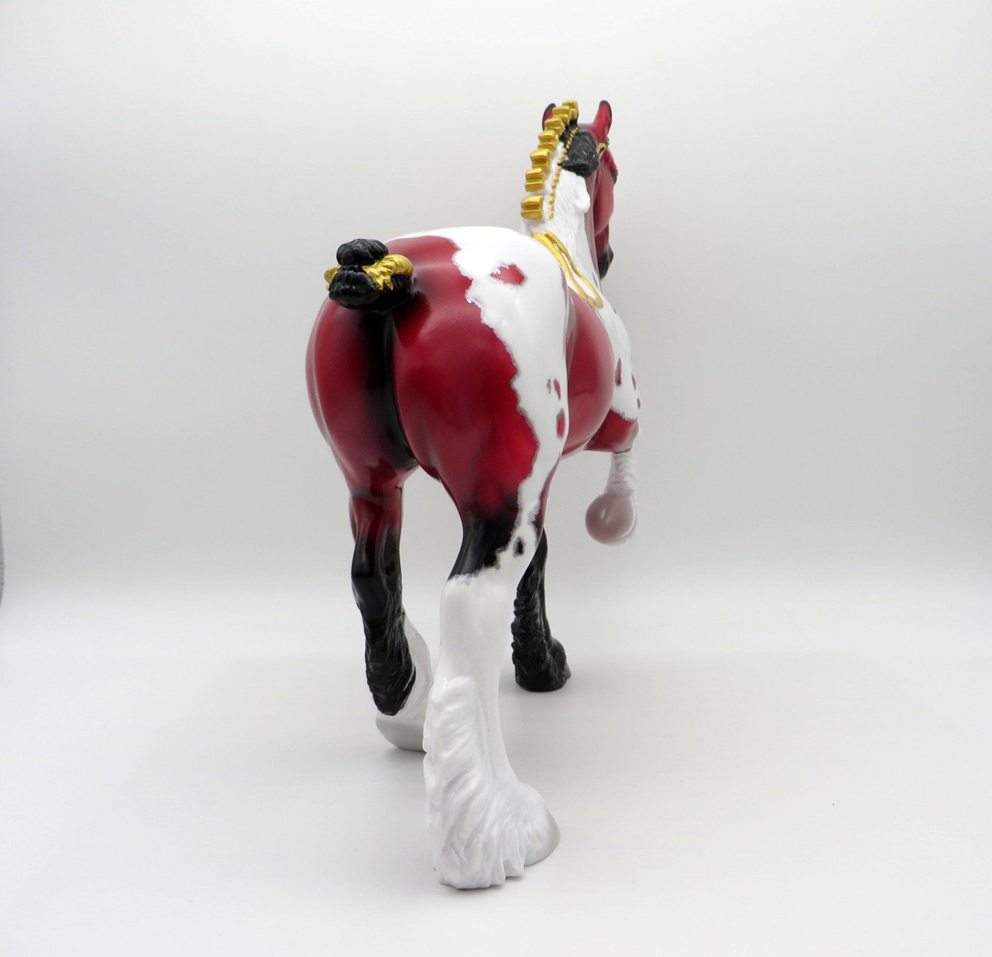 Obomuv-OOAK Precious Stone Ruby Paint Trotting Drafter Painted By Ellen Robbins EQ 2021