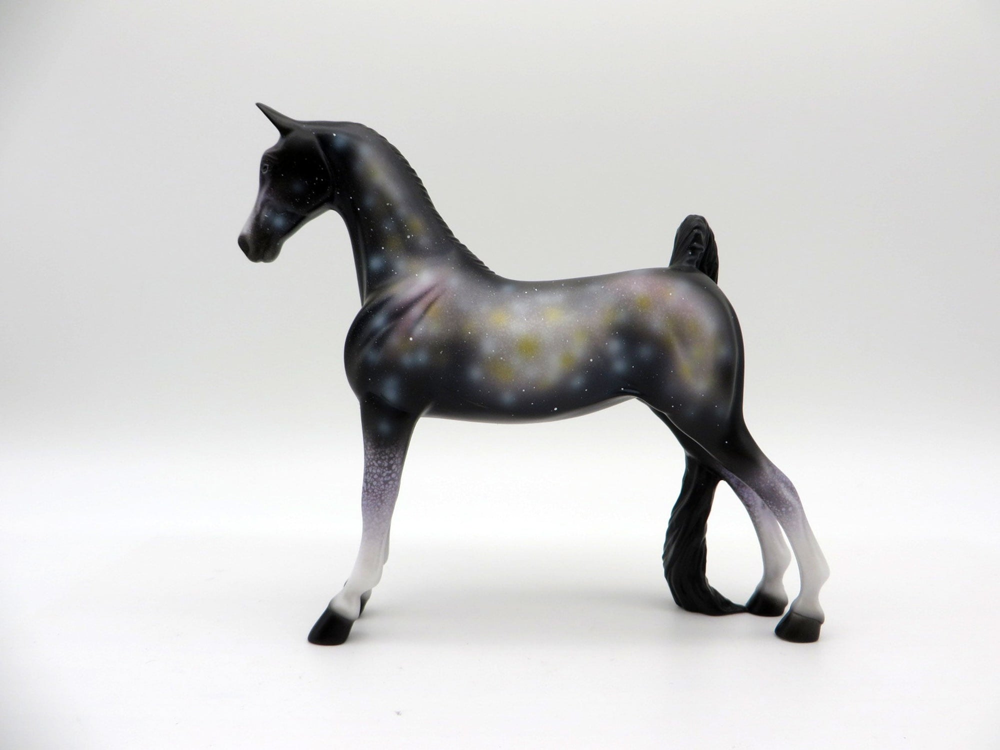 Orbit-LE-5 Standardbred Pebbles Deco Painted by Ellen Robbins 7/30/21