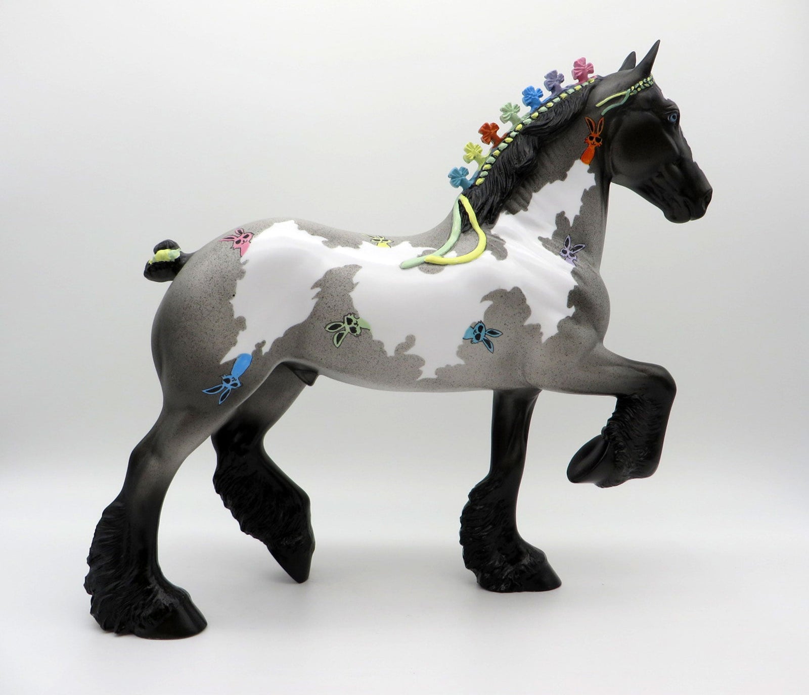 PEEP A BOO-OOAK TROTTING DRAFTER Decorator Easter 2021