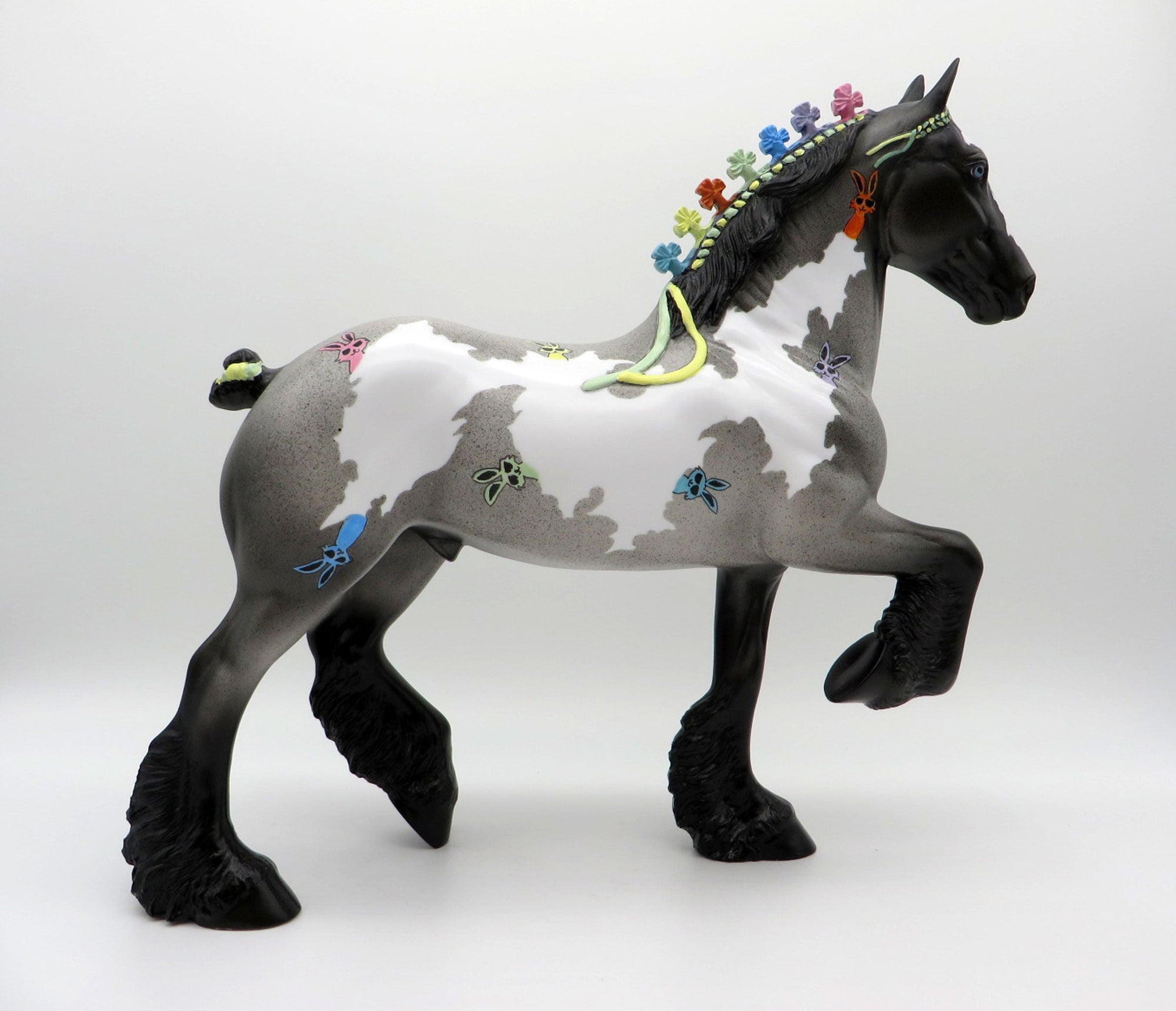 PEEP A BOO-OOAK TROTTING DRAFTER Decorator Easter 2021