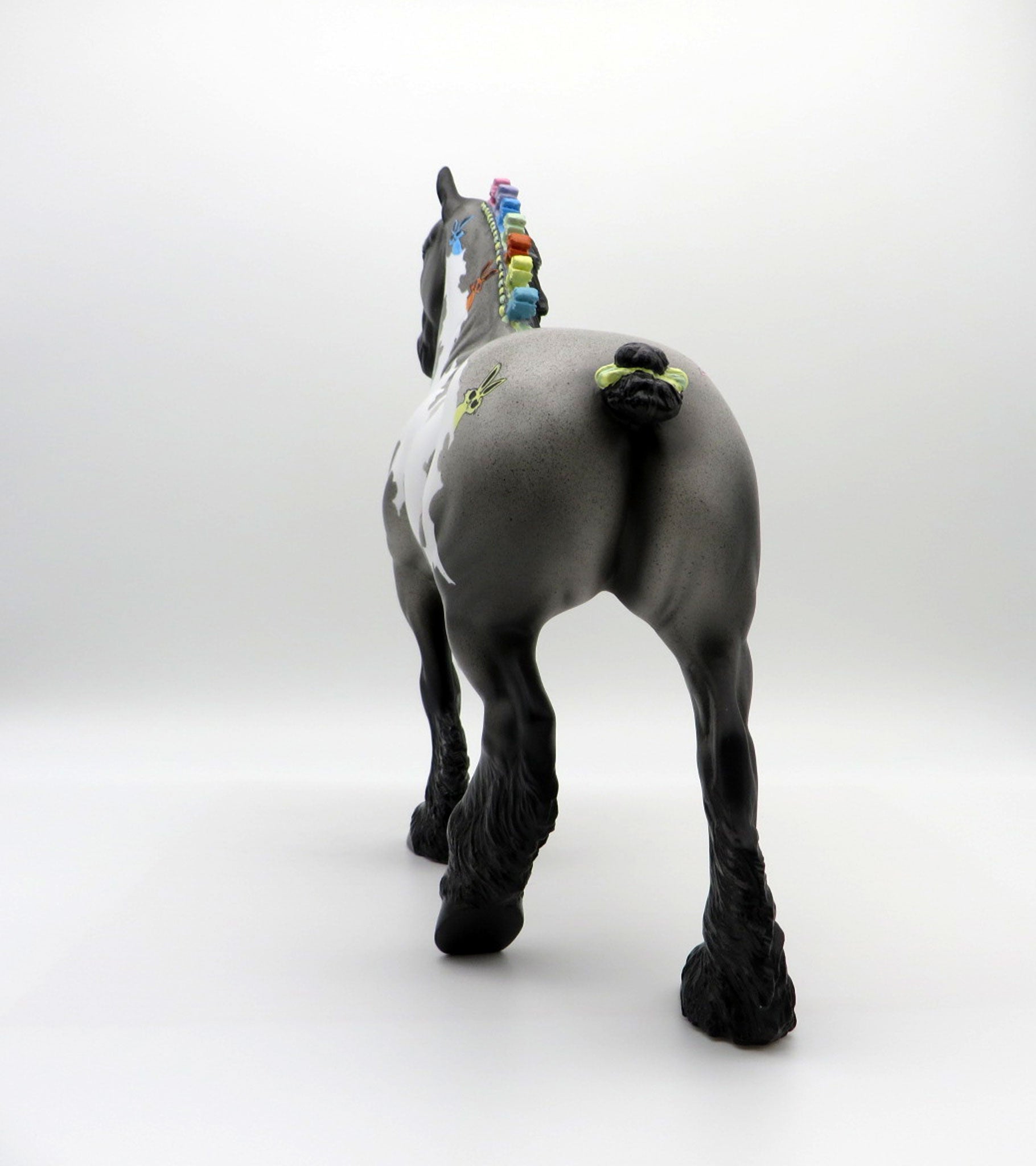 PEEP A BOO-OOAK TROTTING DRAFTER Decorator Easter 2021