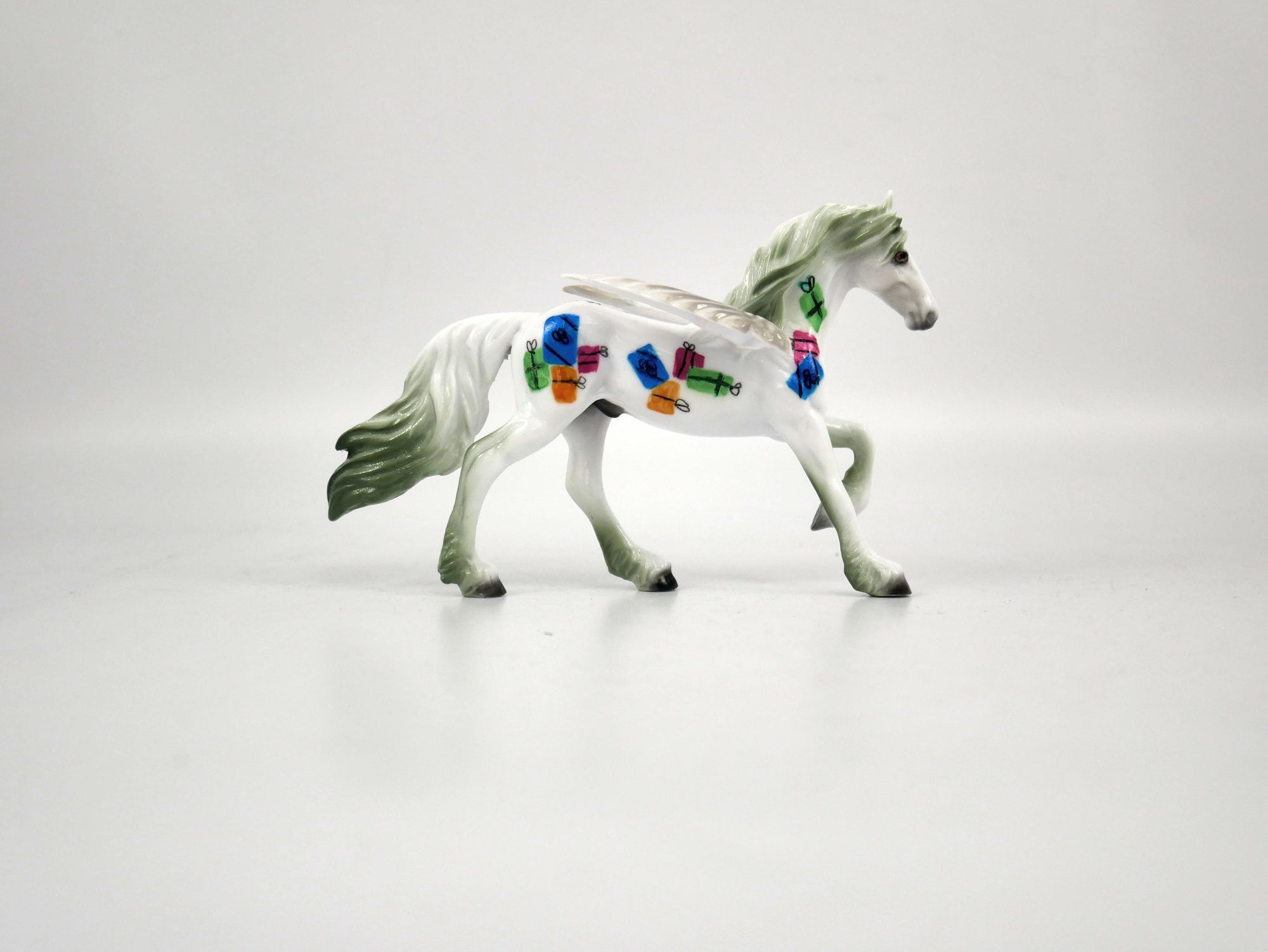 What is inside the Box> Presents Himself 12/20