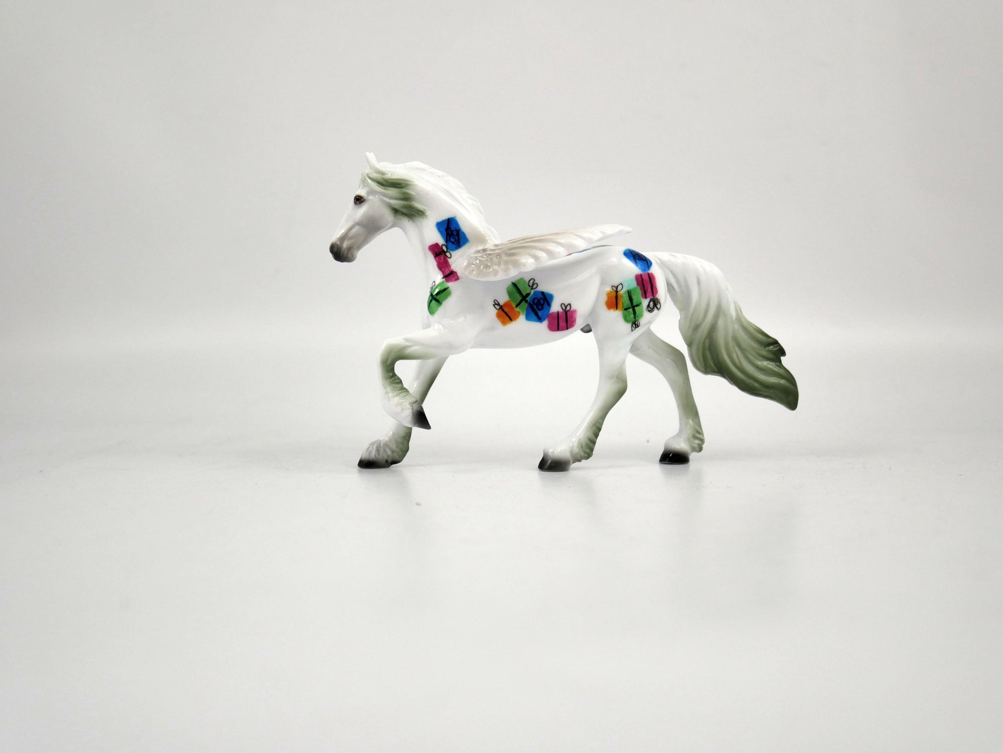 What is inside the Box&gt; Presents Himself 12/20