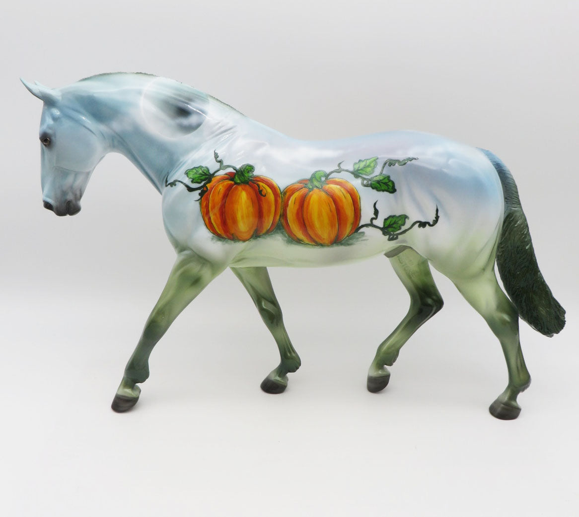 PUMPKIN PATCH - OOAK -  HALLOWEEN/FALL DECORATOR - IRISH DRAFTER PAINTED BY DAWN QUICK - BEST OFFERS 10/14/22