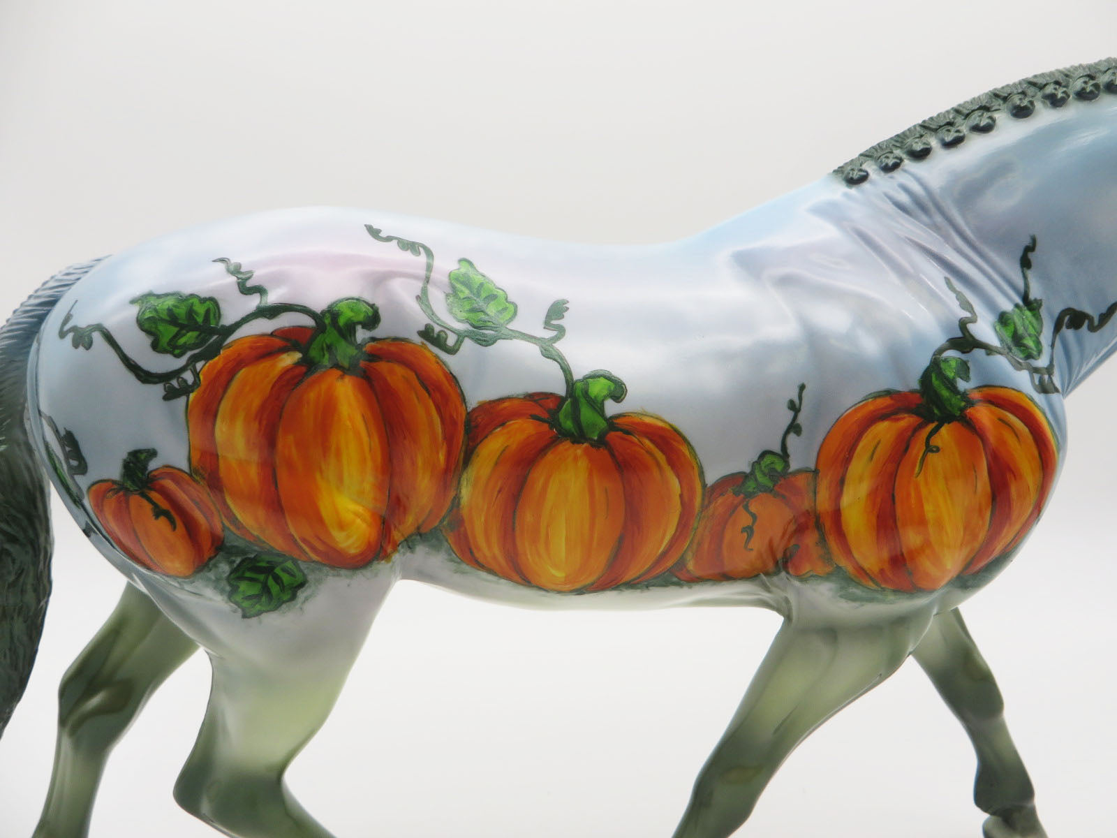 PUMPKIN PATCH - OOAK -  HALLOWEEN/FALL DECORATOR - IRISH DRAFTER PAINTED BY DAWN QUICK - BEST OFFERS 10/14/22