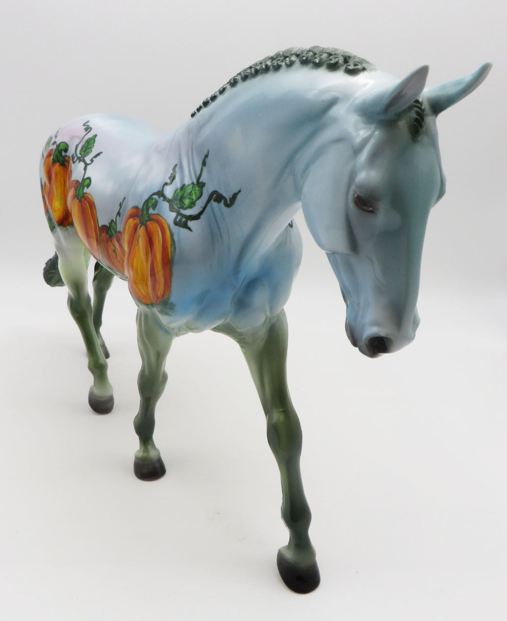 PUMPKIN PATCH - OOAK -  HALLOWEEN/FALL DECORATOR - IRISH DRAFTER PAINTED BY DAWN QUICK - BEST OFFERS 10/14/22