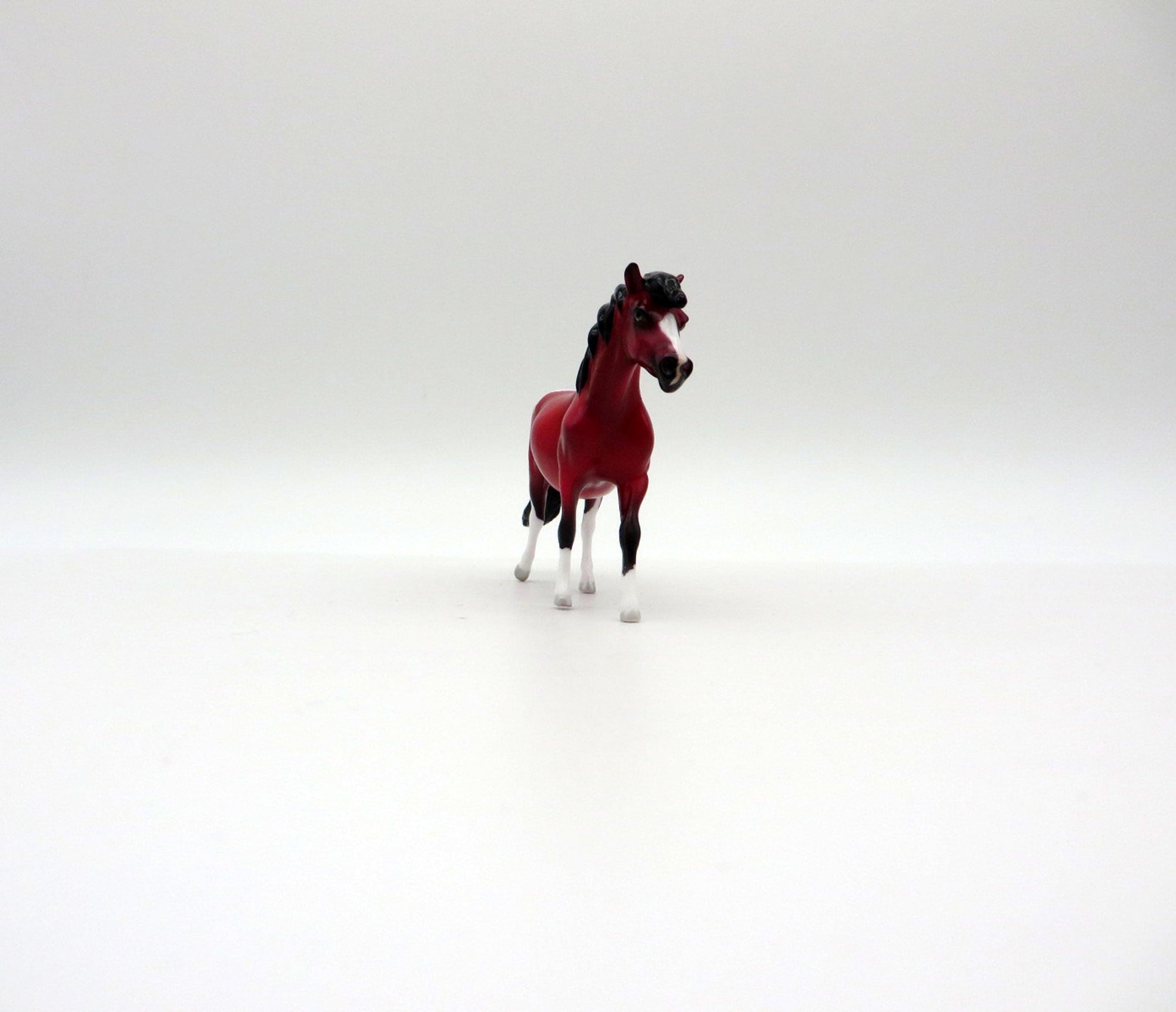 Punainen-OOAK Pony Chip Precious Stone Painted By Ellen Robbins EQ 2021