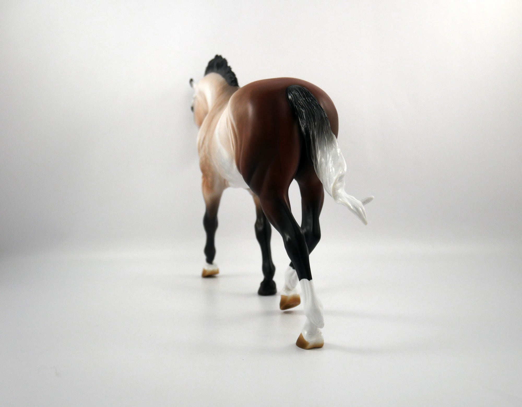 QUARTERBACK DANCE-OOAKBAY GOING GREY IRISH DRAFT SB 21