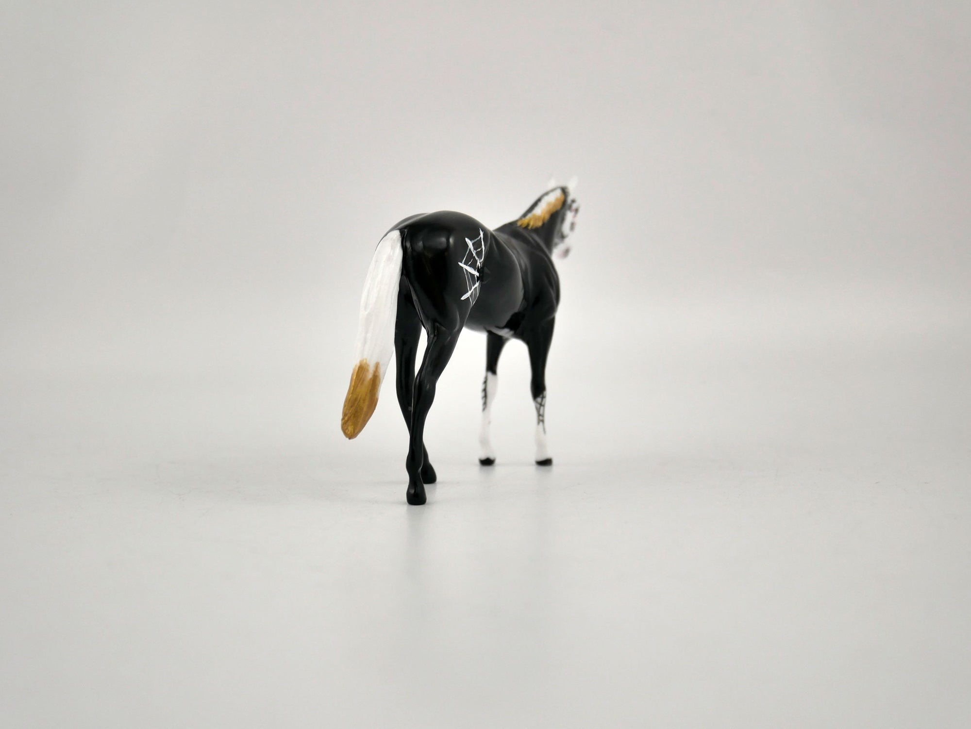 Quito-OOAK Thoroughbred Chip Sugar Skull 11/20