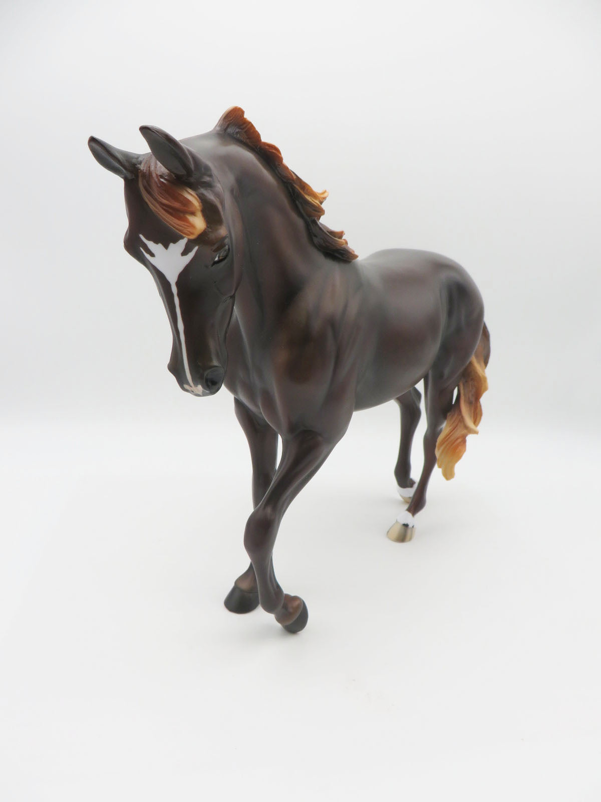 Robin Hood - LE 30 - Dappled Chestnut Thoroughbred - Classic Literature Series LIMITED TO ONE PER PERSON !!