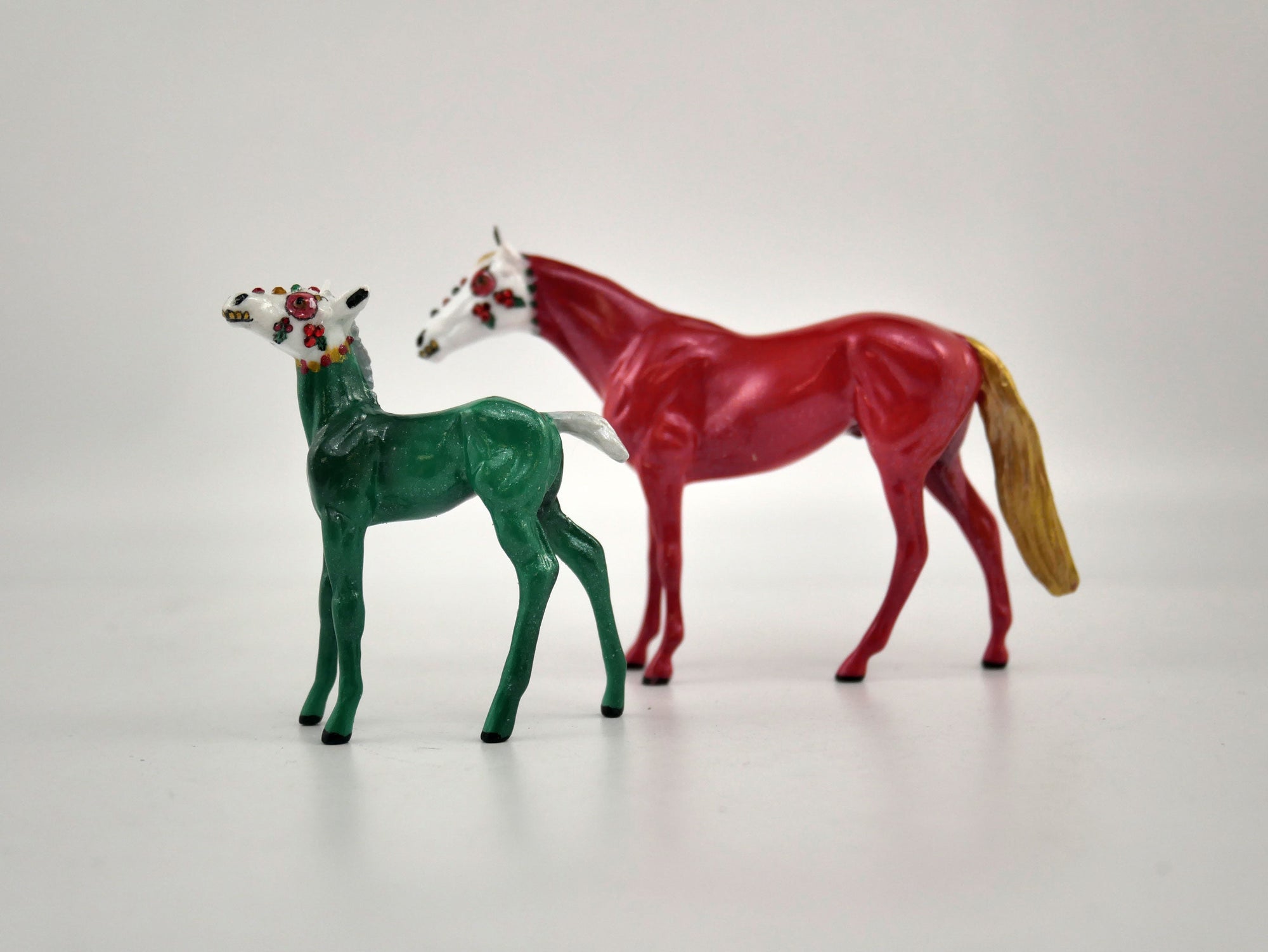 What is inside the Box&gt;Santa&#39;s and His Helper 12/20