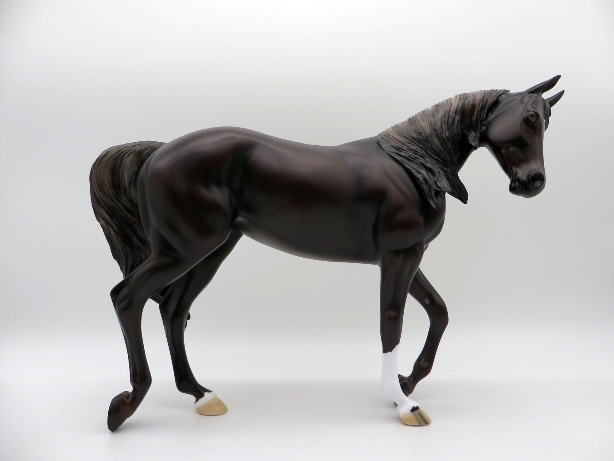 Selene LE-20 (CM) Liver Chestnut Thoroughbred Painted By Ellen Robbins  EQ 21