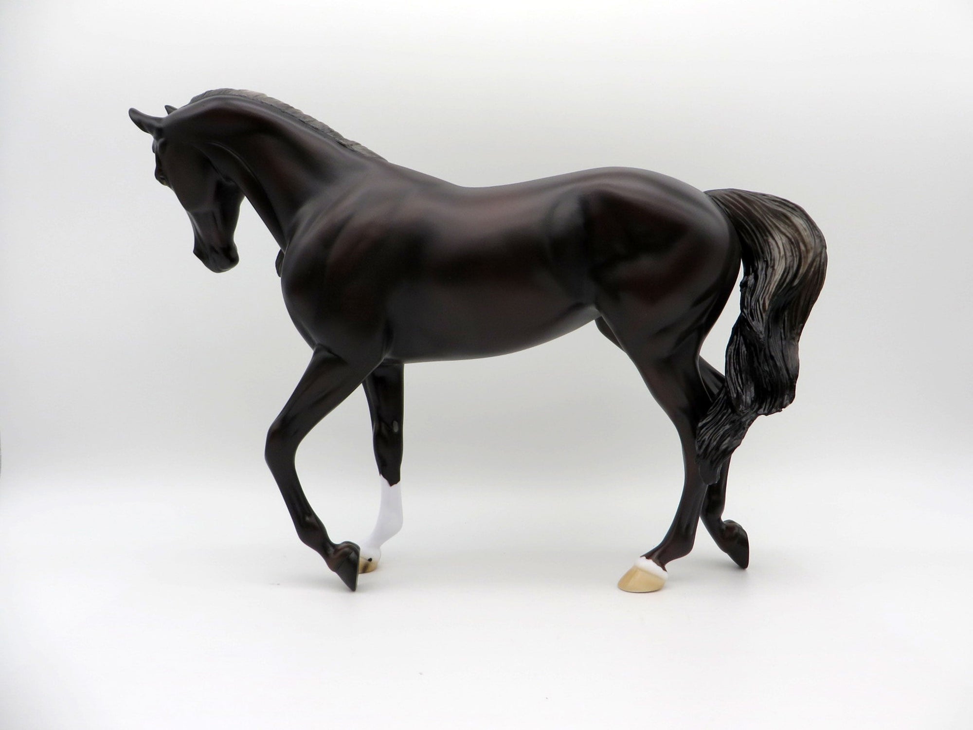 Selene LE-20 (CM) Liver Chestnut Thoroughbred Painted By Ellen Robbins  EQ 21