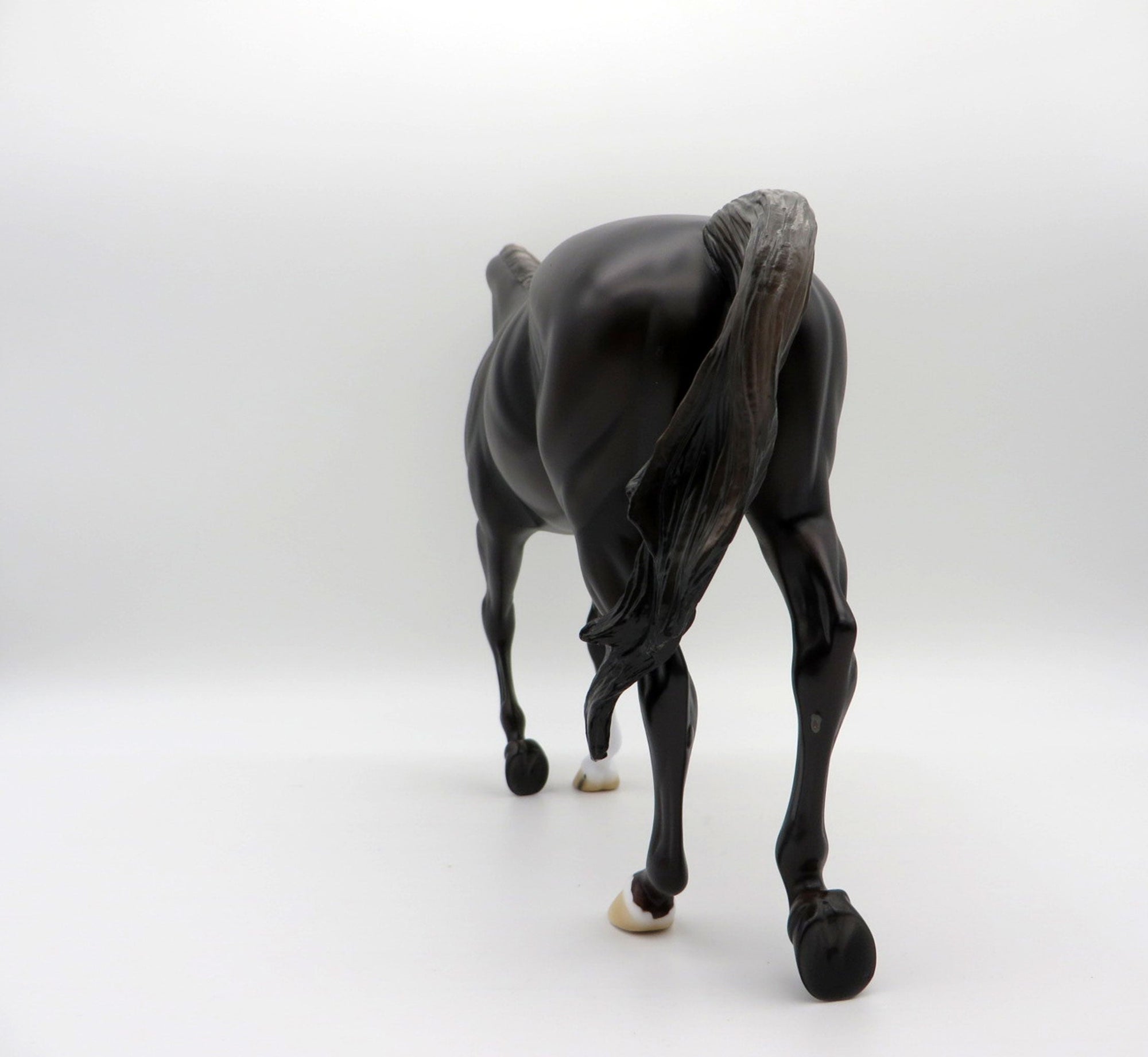 Selene LE-20 (CM) Liver Chestnut Thoroughbred Painted By Ellen Robbins  EQ 21