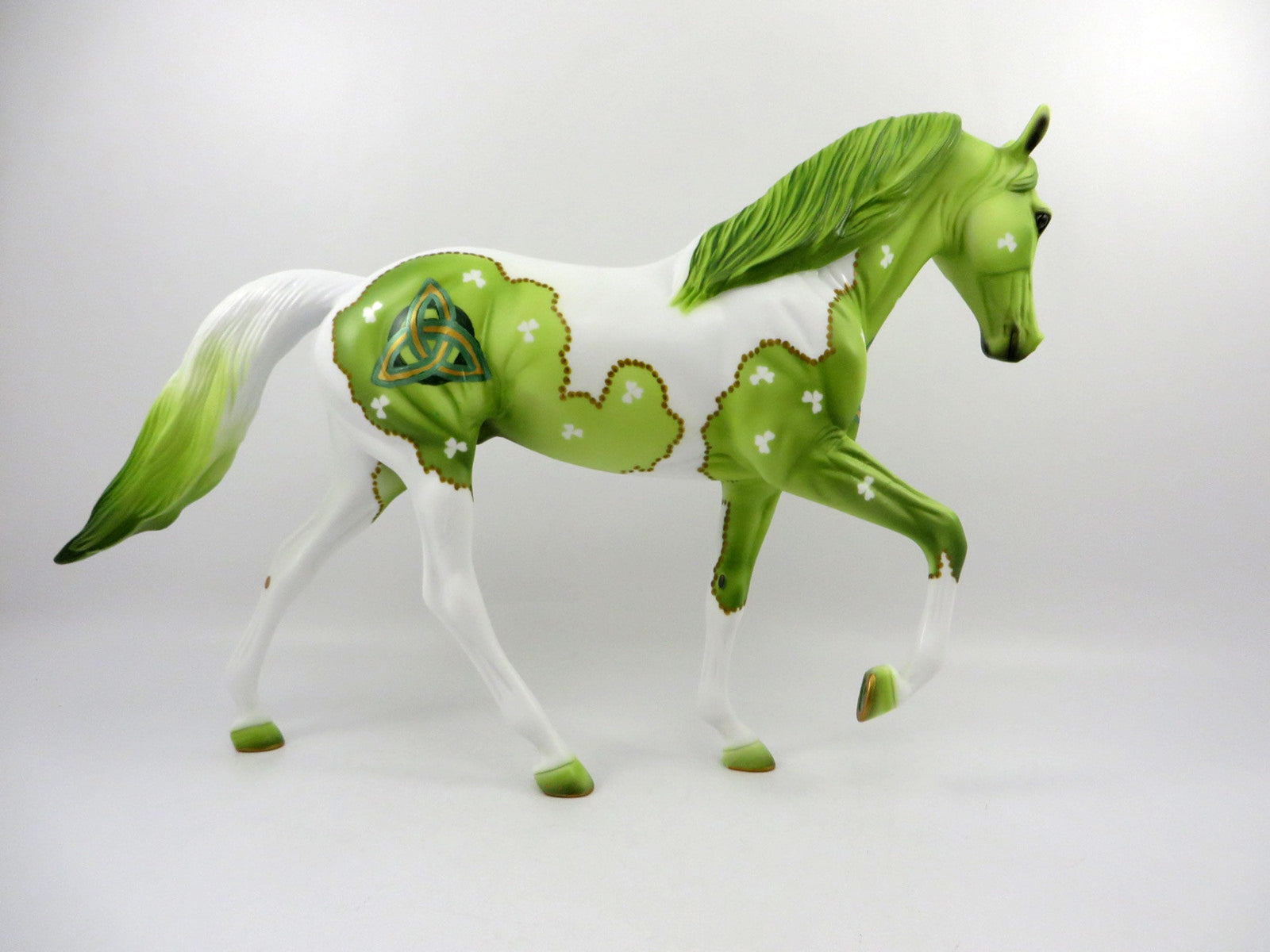 Shamrock-ooak TWH St. Patricks Day decorator Bingo 3/21