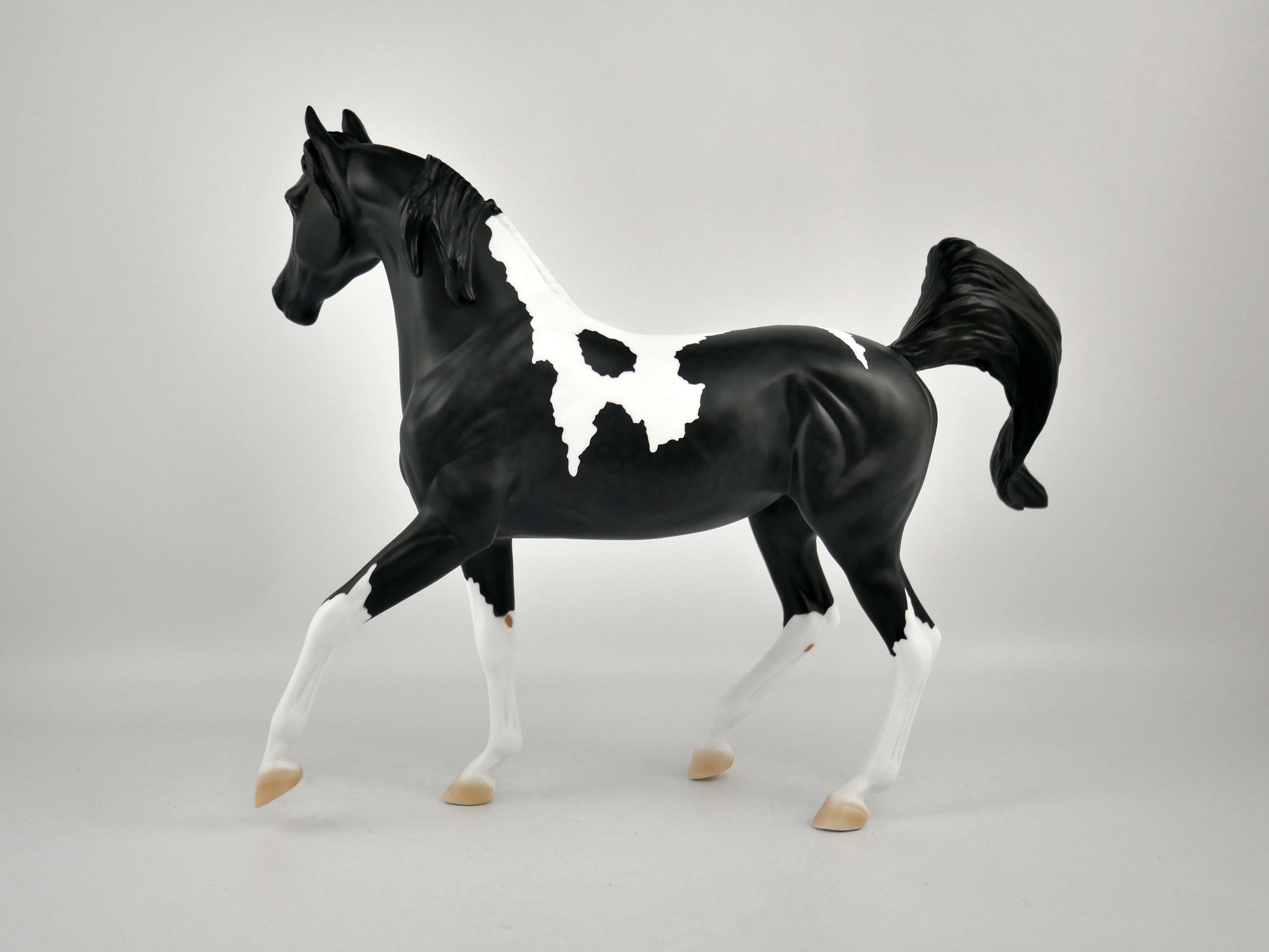 SILHOUETTE-OOAK BLACK TOBIANO ARABIAN MARE BY ELLEN ROBBINS 12/09/20