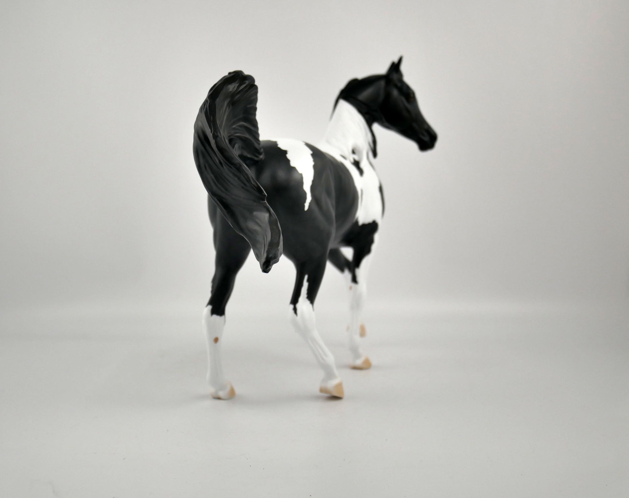 SILHOUETTE-OOAK BLACK TOBIANO ARABIAN MARE BY ELLEN ROBBINS 12/09/20