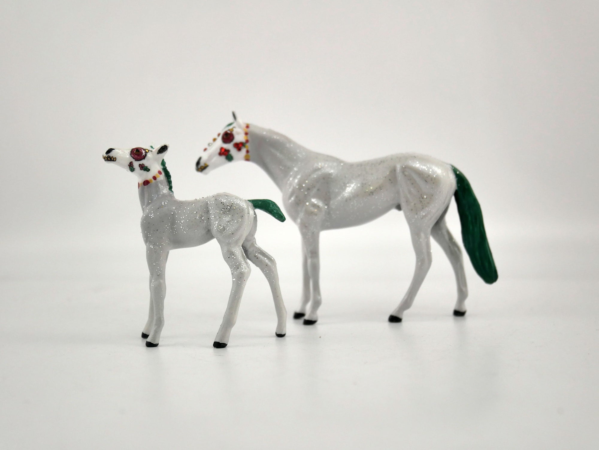 What is inside the Box&gt;Silver Bells 12/20