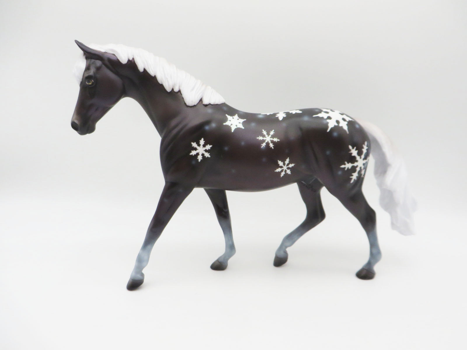 Snowie - OOAK - Decorator Pony - by Ashley Palmer - CT22