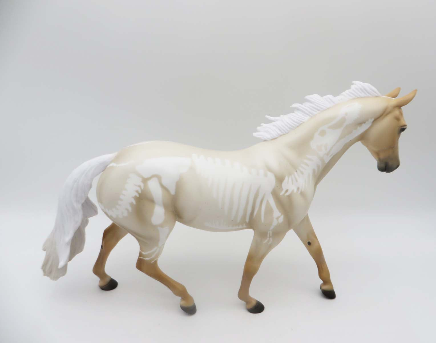 Tate (with Bones) LE 5  Palomino Roan with Young T Rex Bones By Ellen Robbins SHCF23