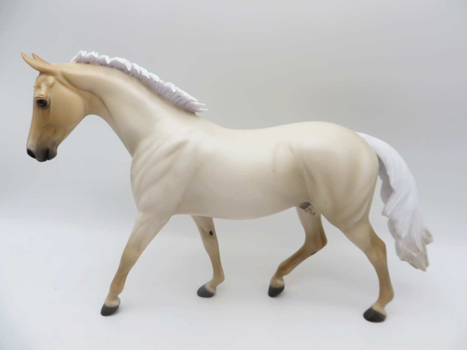 GLOSSY Tate - LE 5 - Palomino Roan Pony By Ellen Robbins