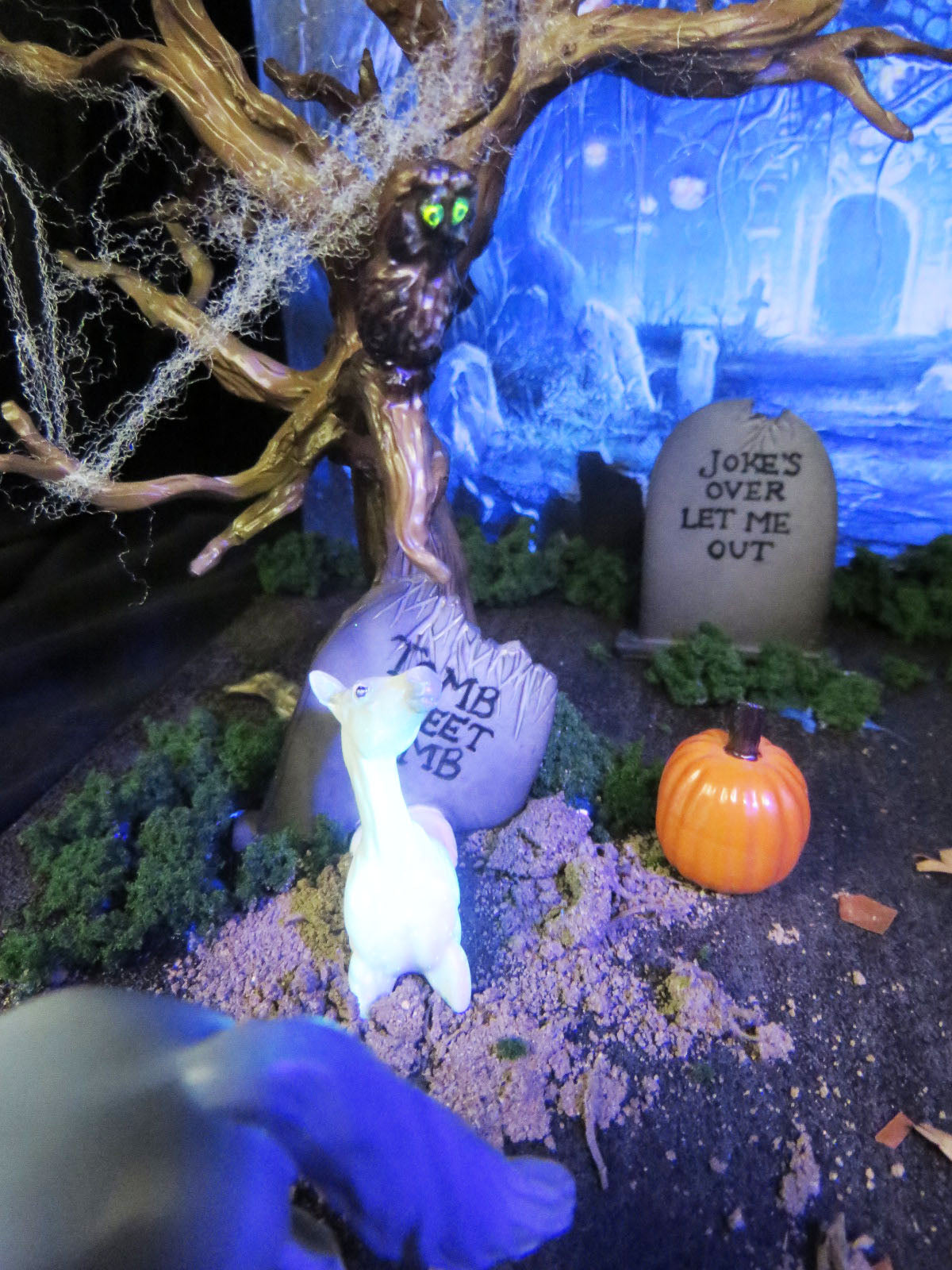 The Willy Bebach Community Graveyard - OOAK - BEST OFFER - Custom Graveyard Chip Collection Painted By Jess Hamill  - MM22