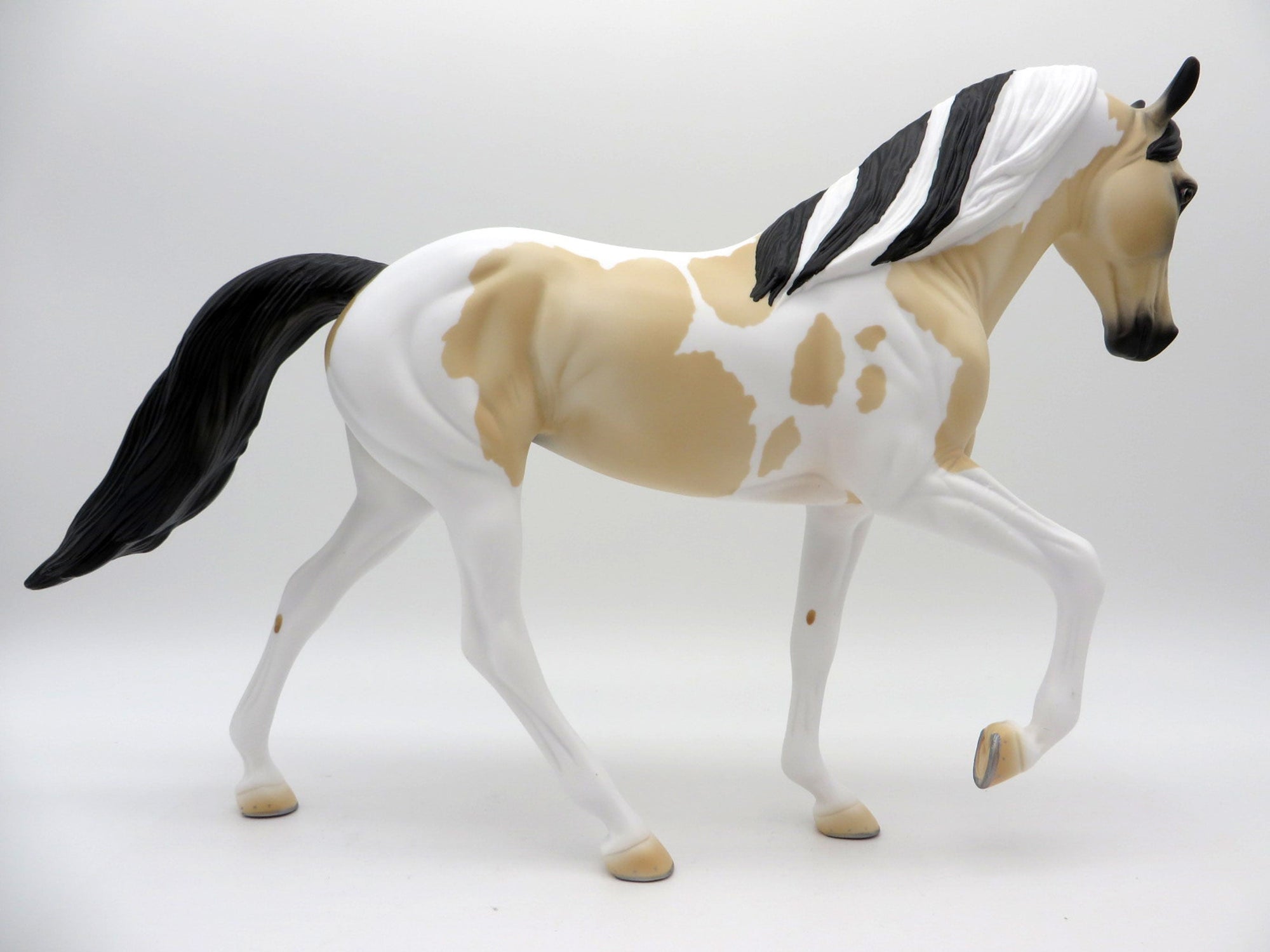 Zhongli-OOAK Buckskin Tobiano Tennessee Walker Painted By Julie Keim EQ 2021