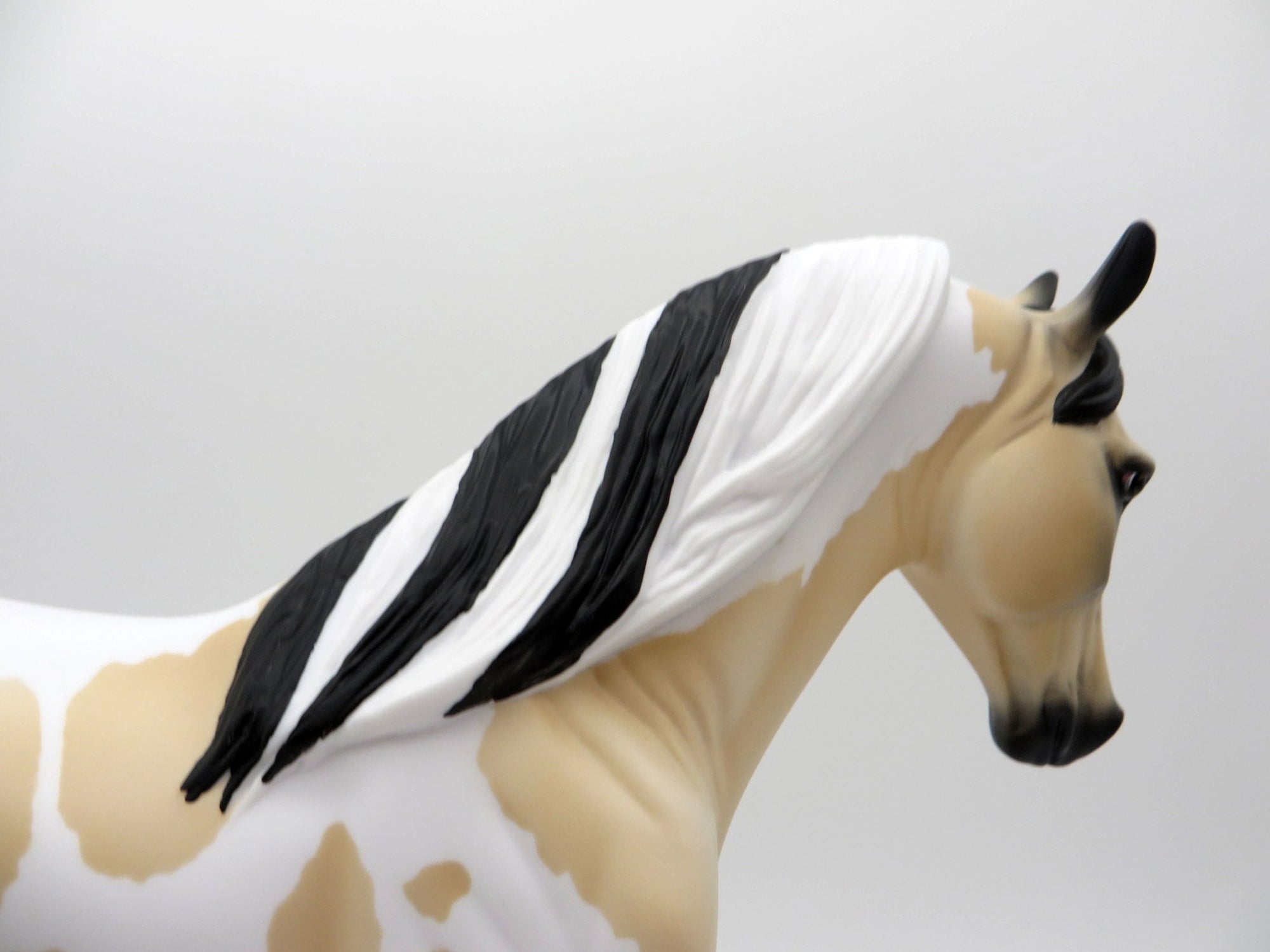 Zhongli-OOAK Buckskin Tobiano Tennessee Walker Painted By Julie Keim EQ 2021