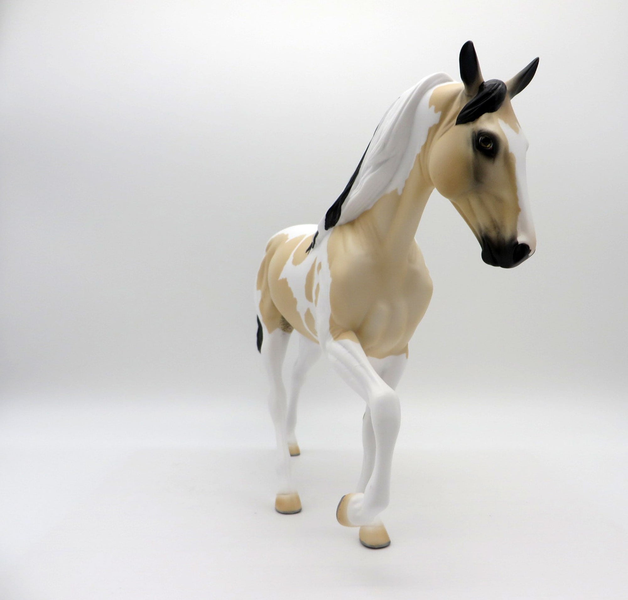 Zhongli-OOAK Buckskin Tobiano Tennessee Walker Painted By Julie Keim EQ 2021