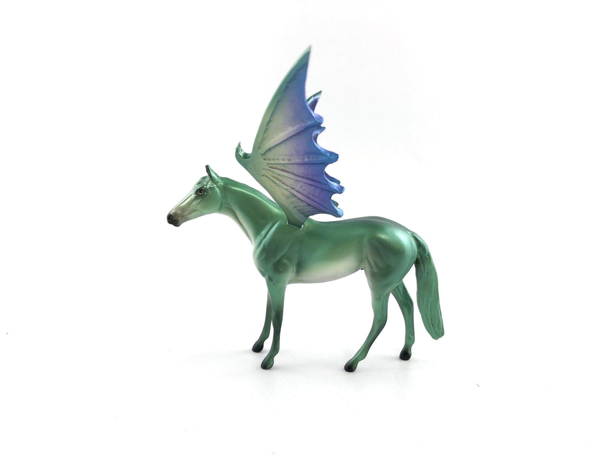 ALARIC-OOAK GREEN THOROUGHBRED BAT CHIP DECORATOR BY MISSY FOX MM19