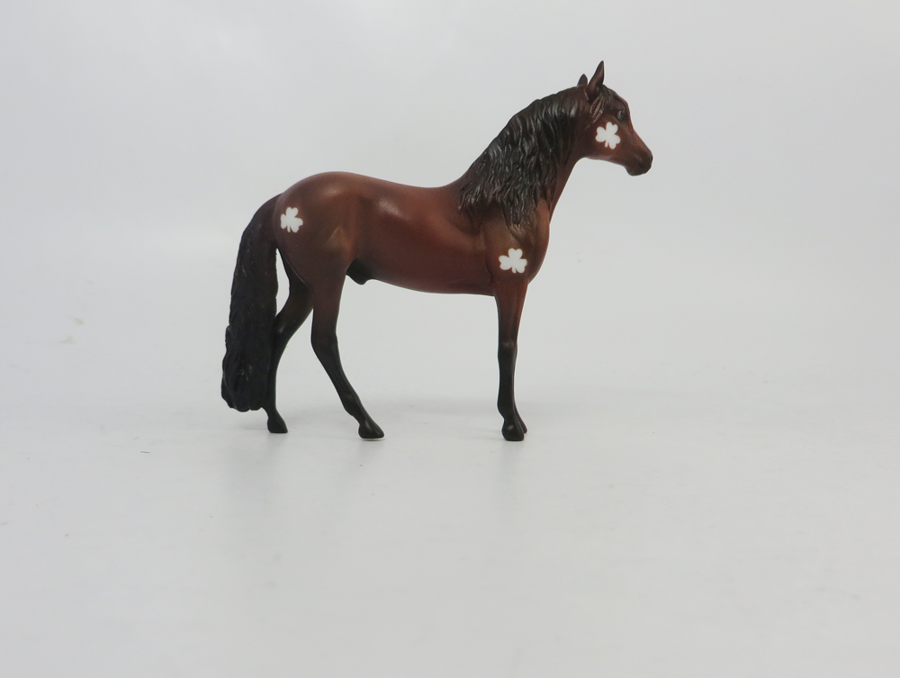 CLEVELAND- OOAK BROWN ST PATRICKS DAY DECORATOR 2-15-19