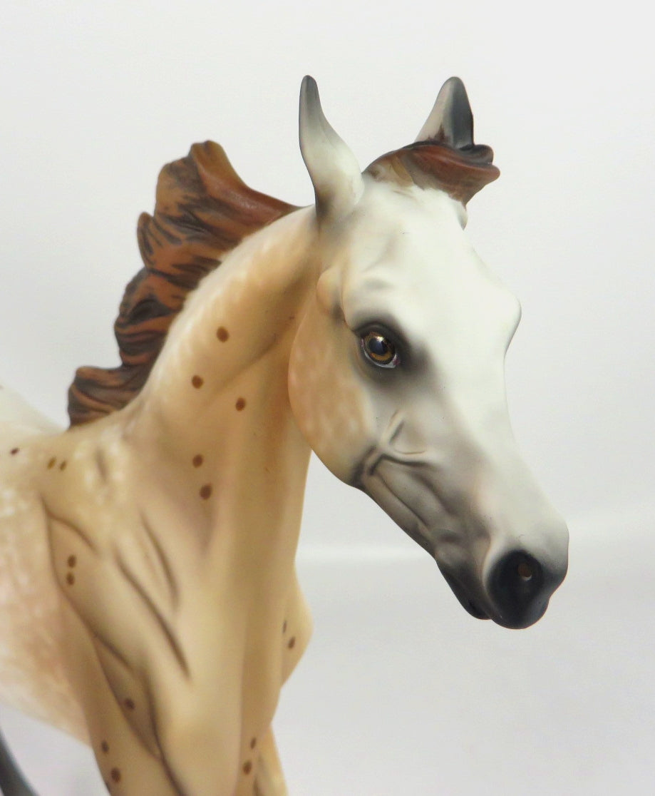 ANGEL&#39;S WINGS -OOAK CHESTNUT SPOTTED YEARLING MODEL HORSE BY AL KATT WHS 19