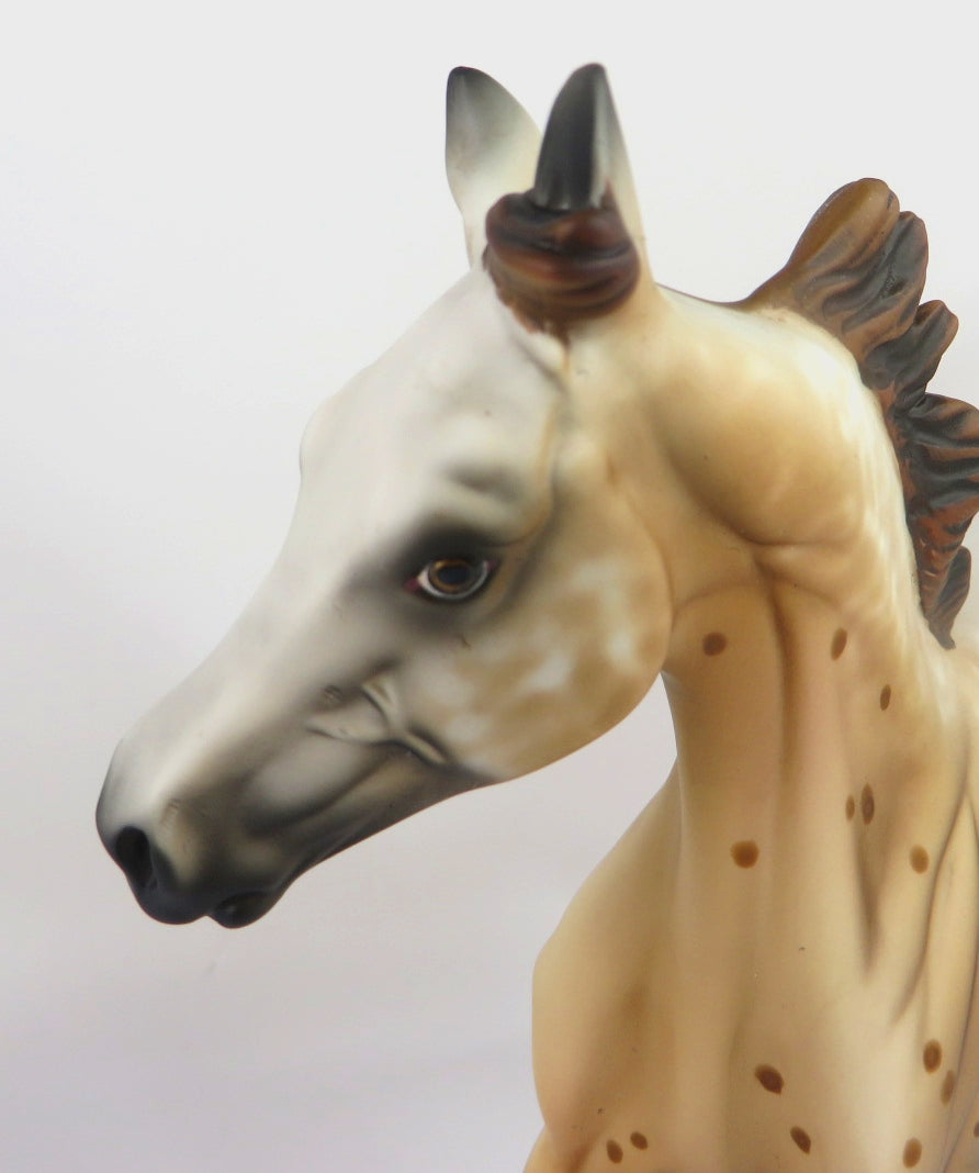 ANGEL&#39;S WINGS -OOAK CHESTNUT SPOTTED YEARLING MODEL HORSE BY AL KATT WHS 19