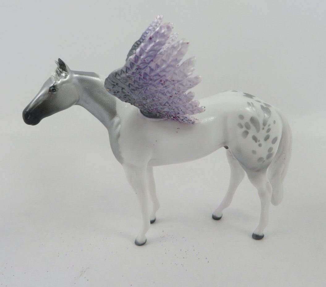 RAPHAEL-LE-5 GREY PINTALOOSA STOCK HORSE CHIP WITH ANGEL WINGS ANGEL WINGS 1/6/20