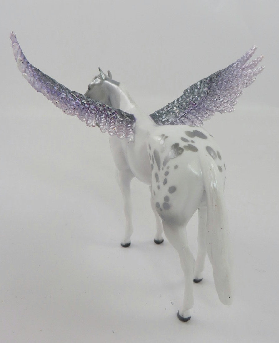 RAPHAEL-LE-5 GREY PINTALOOSA STOCK HORSE CHIP WITH ANGEL WINGS ANGEL WINGS 1/6/20
