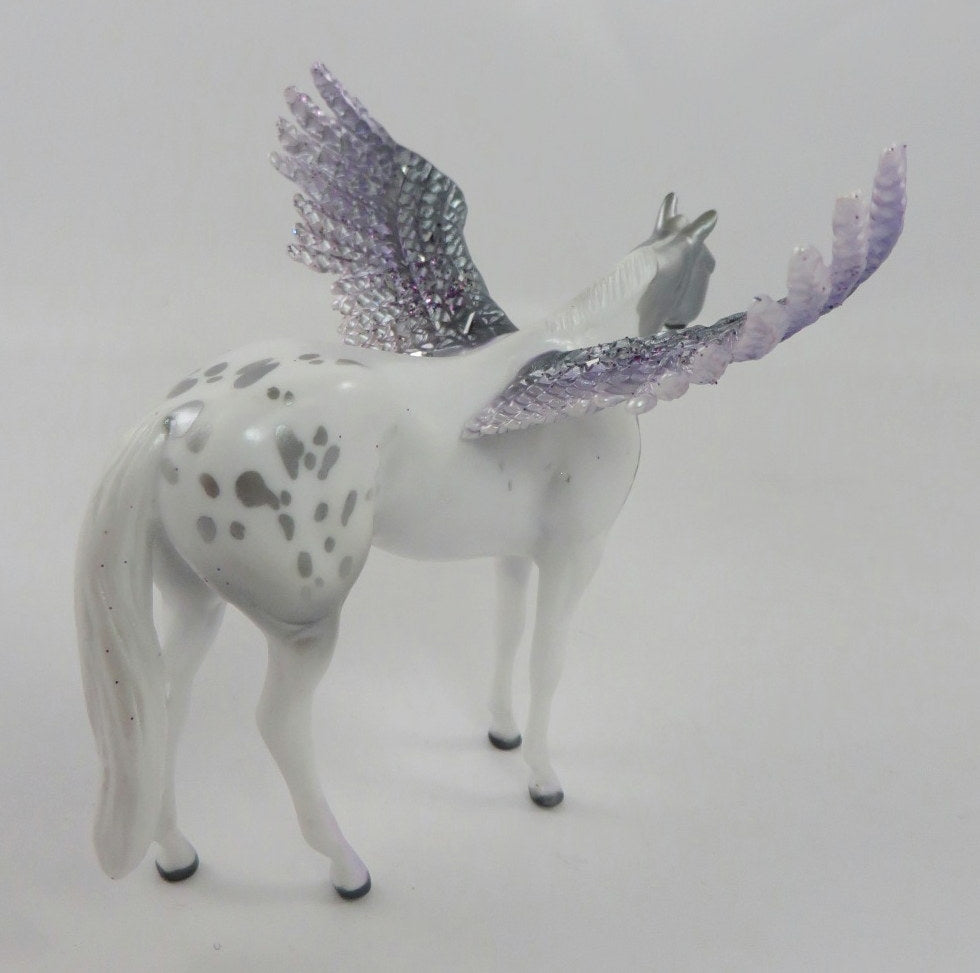 RAPHAEL-LE-5 GREY PINTALOOSA STOCK HORSE CHIP WITH ANGEL WINGS ANGEL WINGS 1/6/20