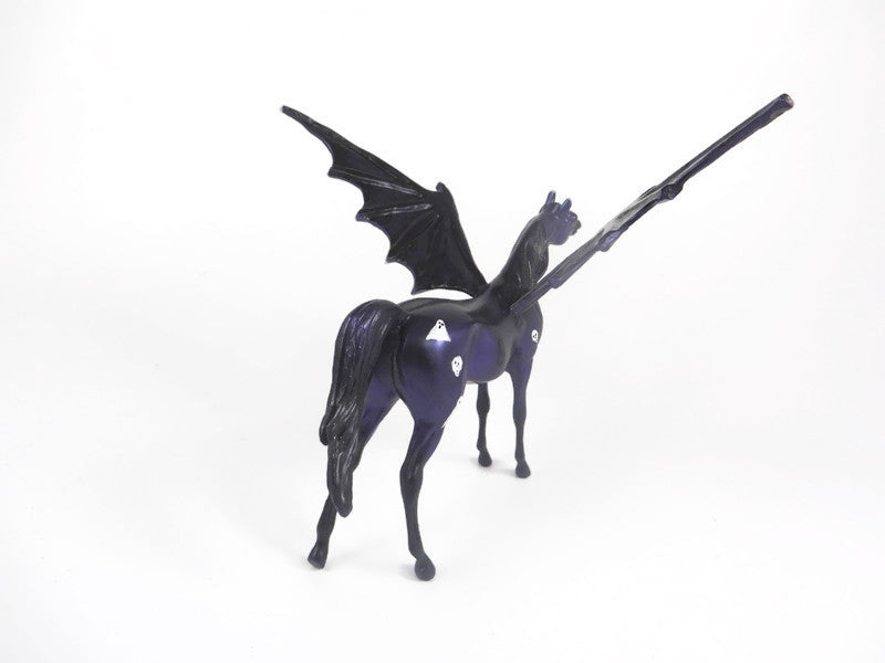 GOOSE BUMPS -OOAK PURPLE HALLOWEEN DECORATOR ARAB BAT CHIP BY KAYLA WESSE MM19