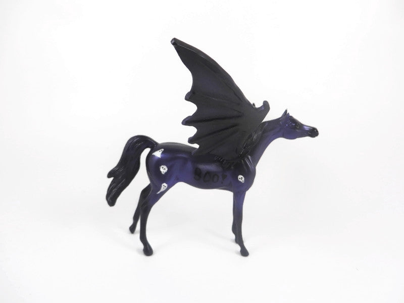 GOOSE BUMPS -OOAK PURPLE HALLOWEEN DECORATOR ARAB BAT CHIP BY KAYLA WESSE MM19
