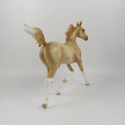 ARELLA-LE-11 PERLINO YEARLING MODEL HORSE LIVE SHOW MODEL EQ 19