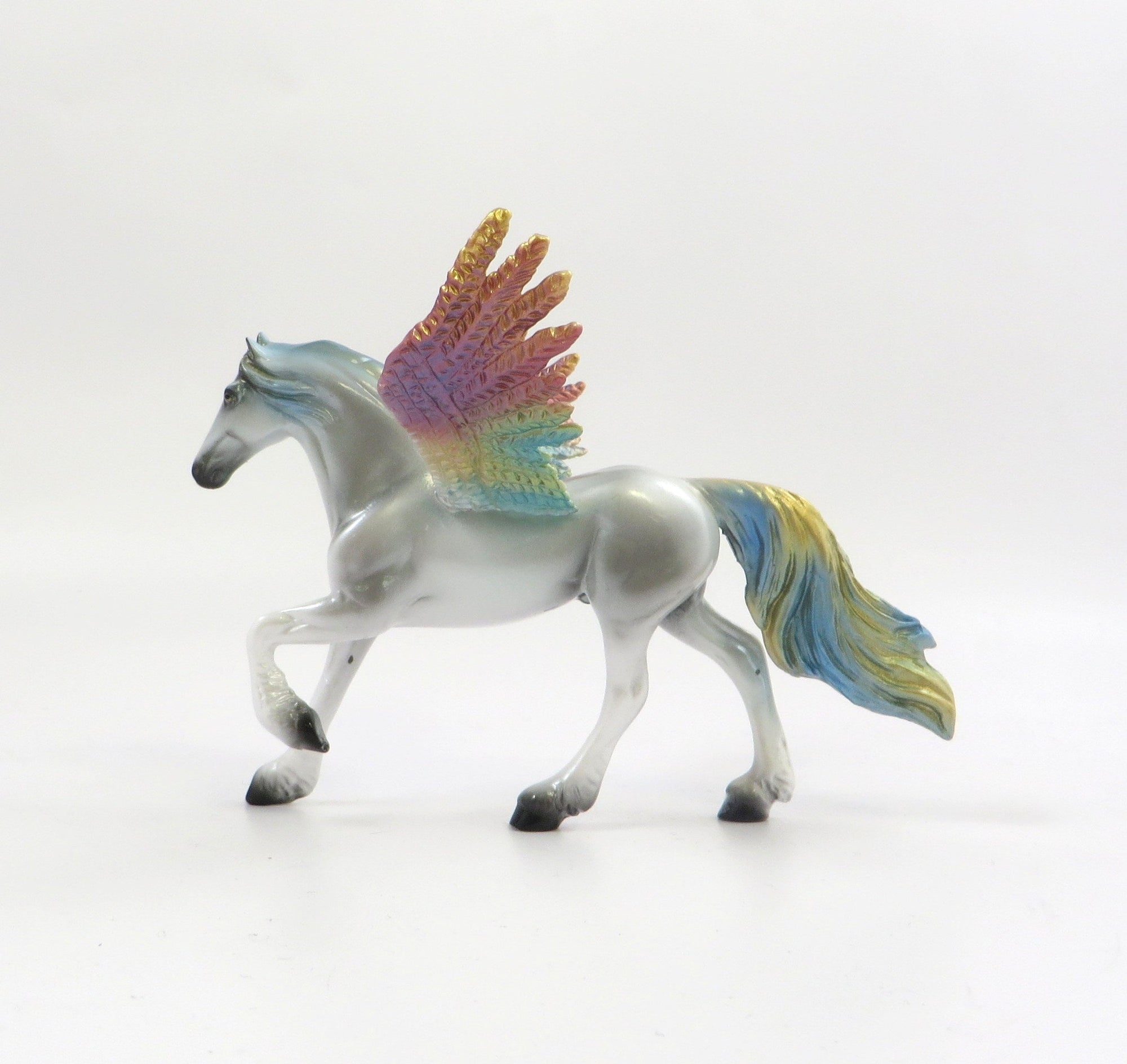 BALIUS-OOAK WHITE PEGASUS FREISNA MODEL EQ 2019